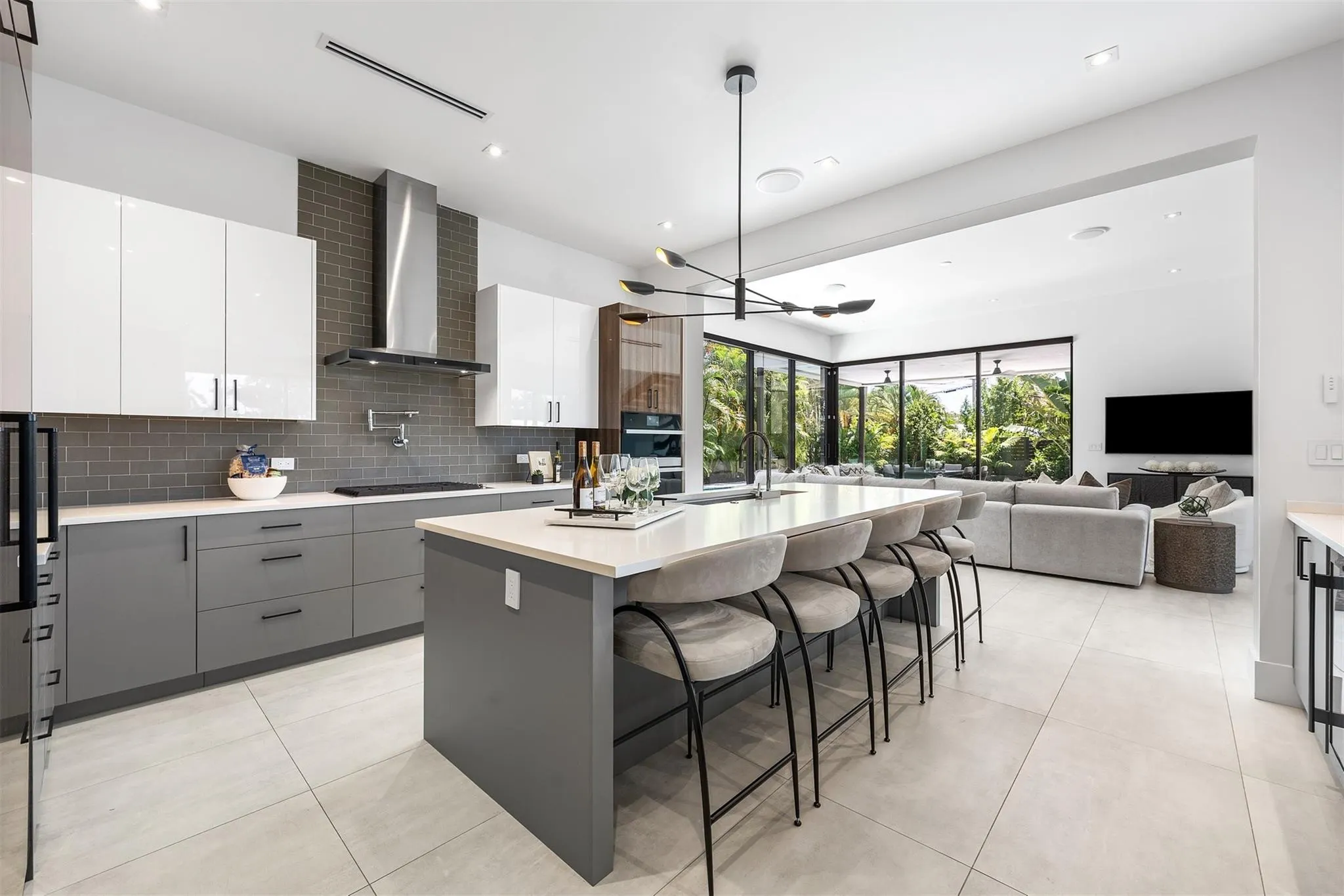 2500 Middle River Drive