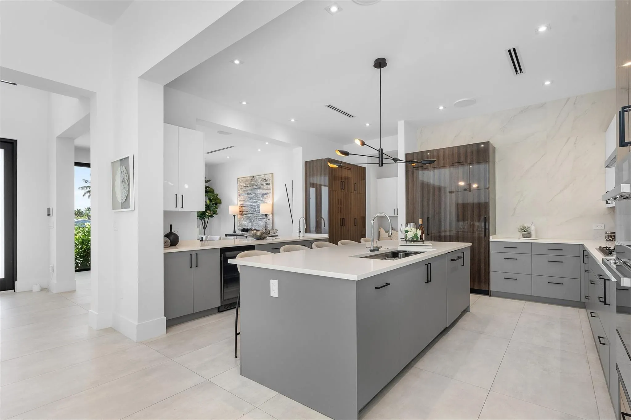 2500 Middle River Drive