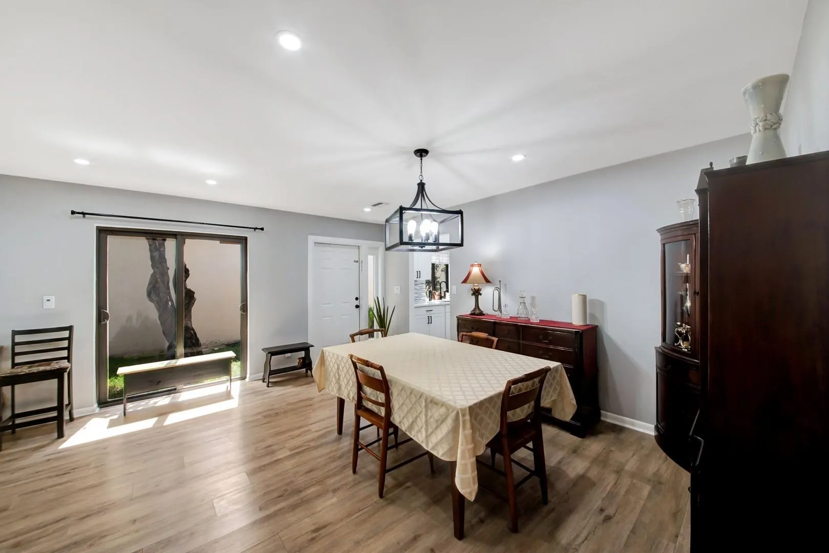 4425 Cordia Cir