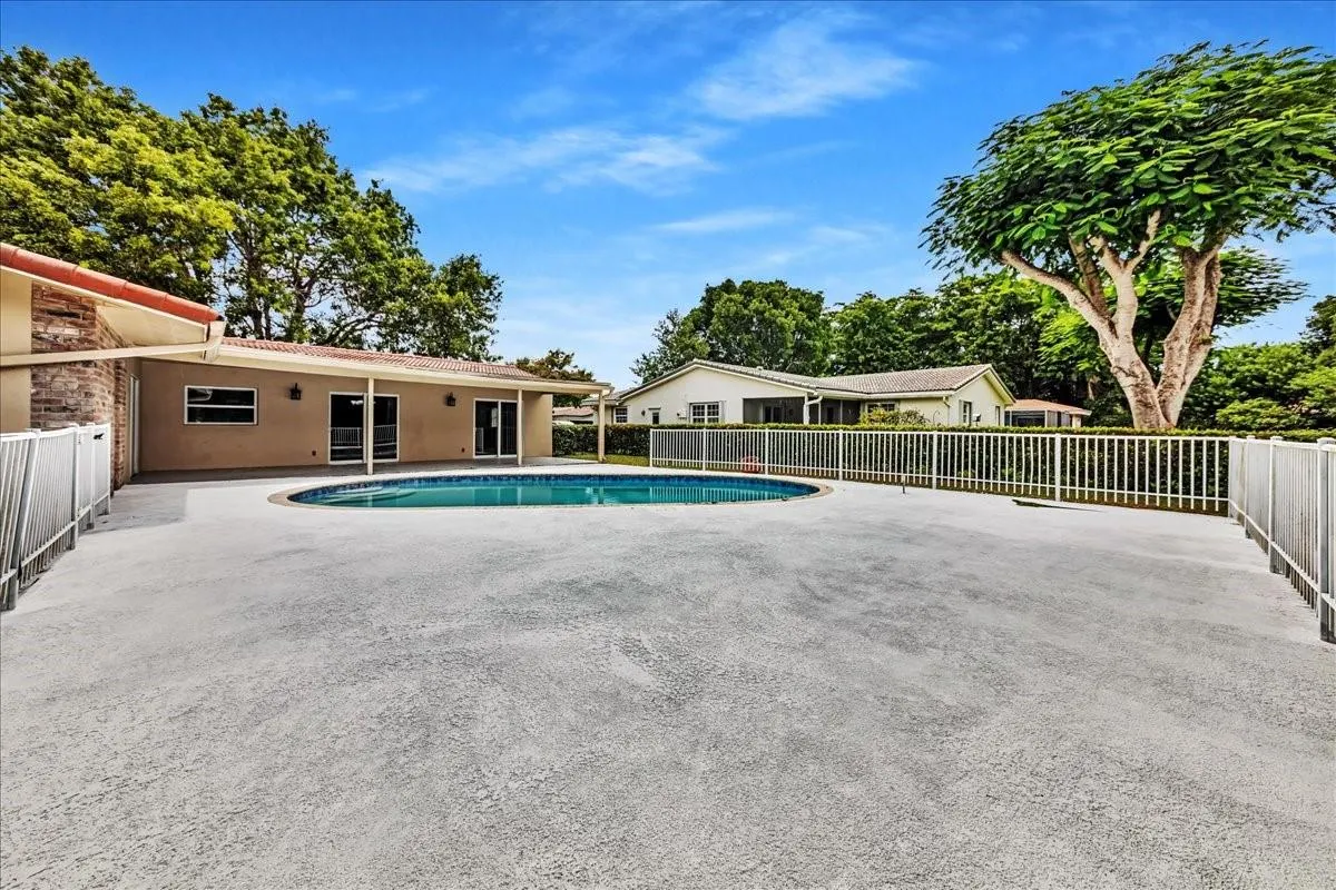 8695 NW 28TH DR