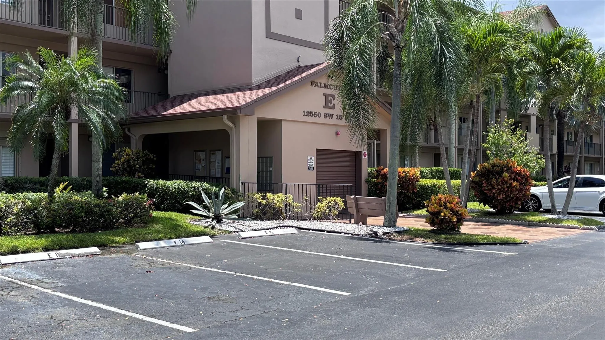 12550 SW 15th St, #102 E
