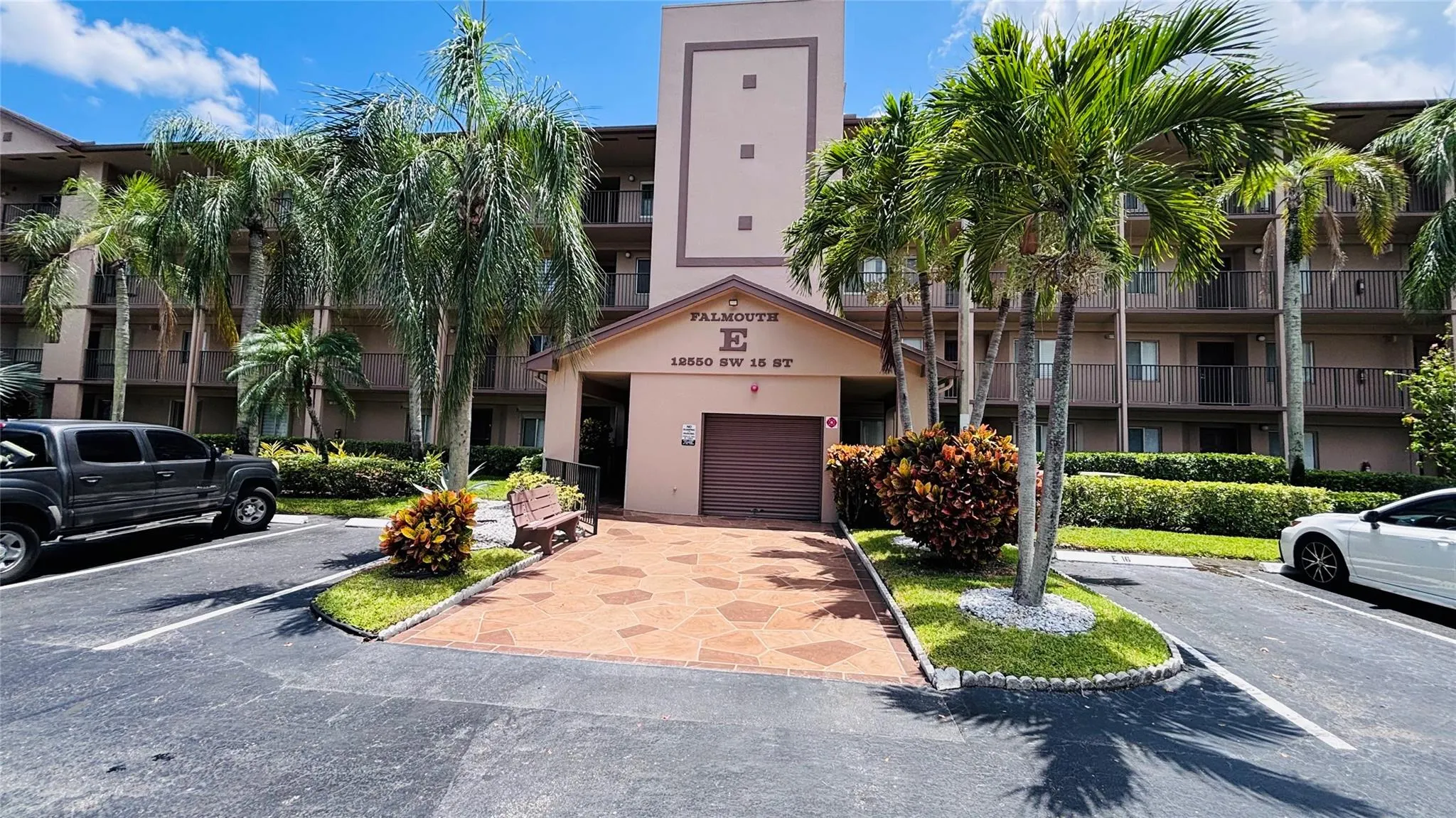 12550 SW 15th St, #102 E