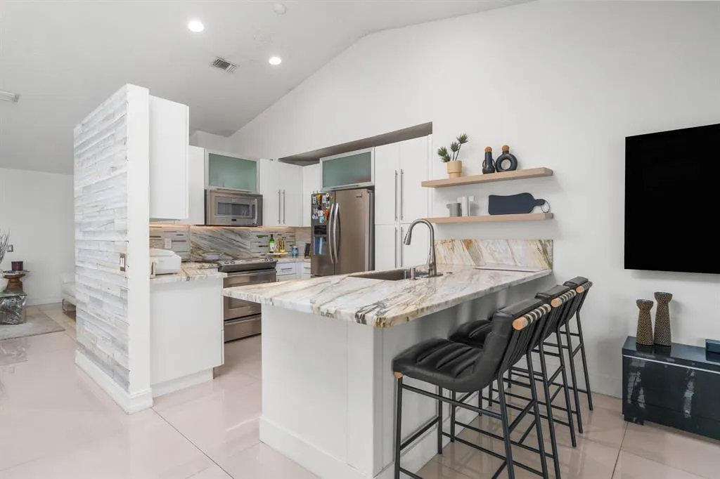 1525 Salerno Cir