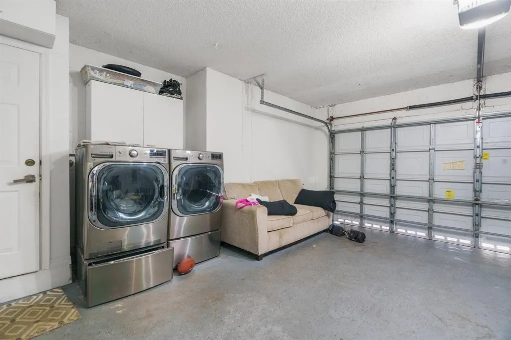 1525 Salerno Cir