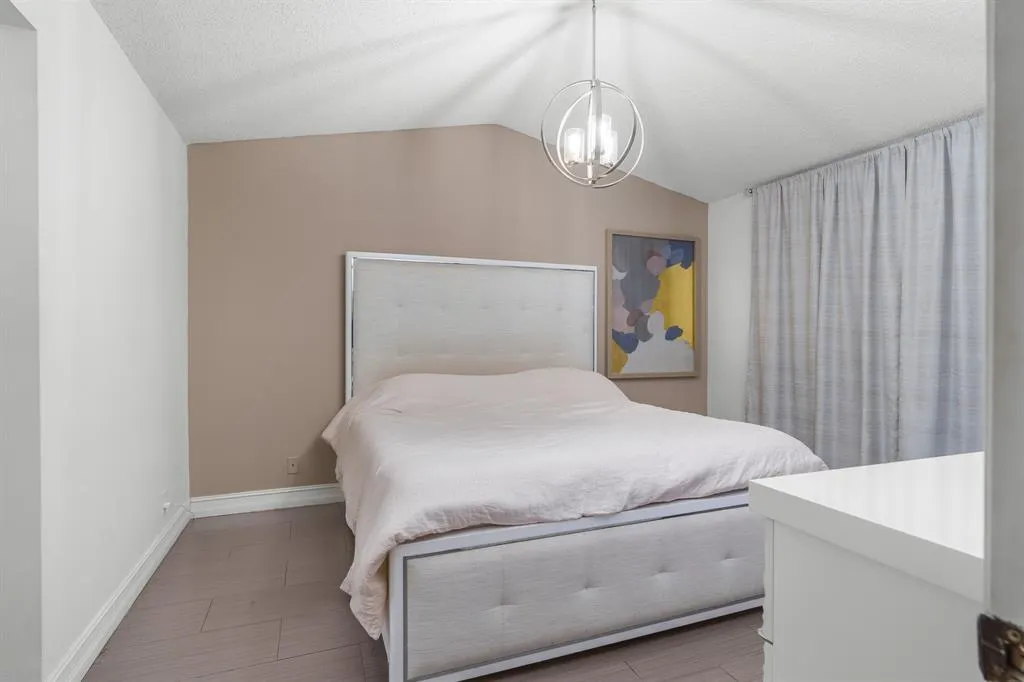 1525 Salerno Cir