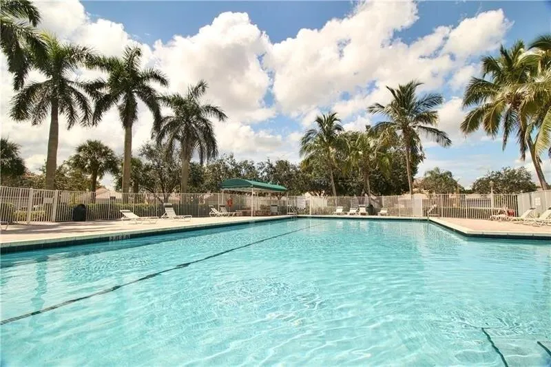 1525 Salerno Cir