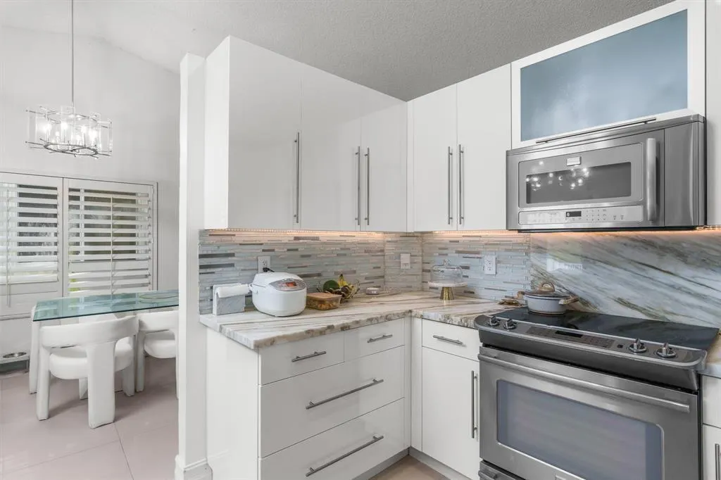 1525 Salerno Cir