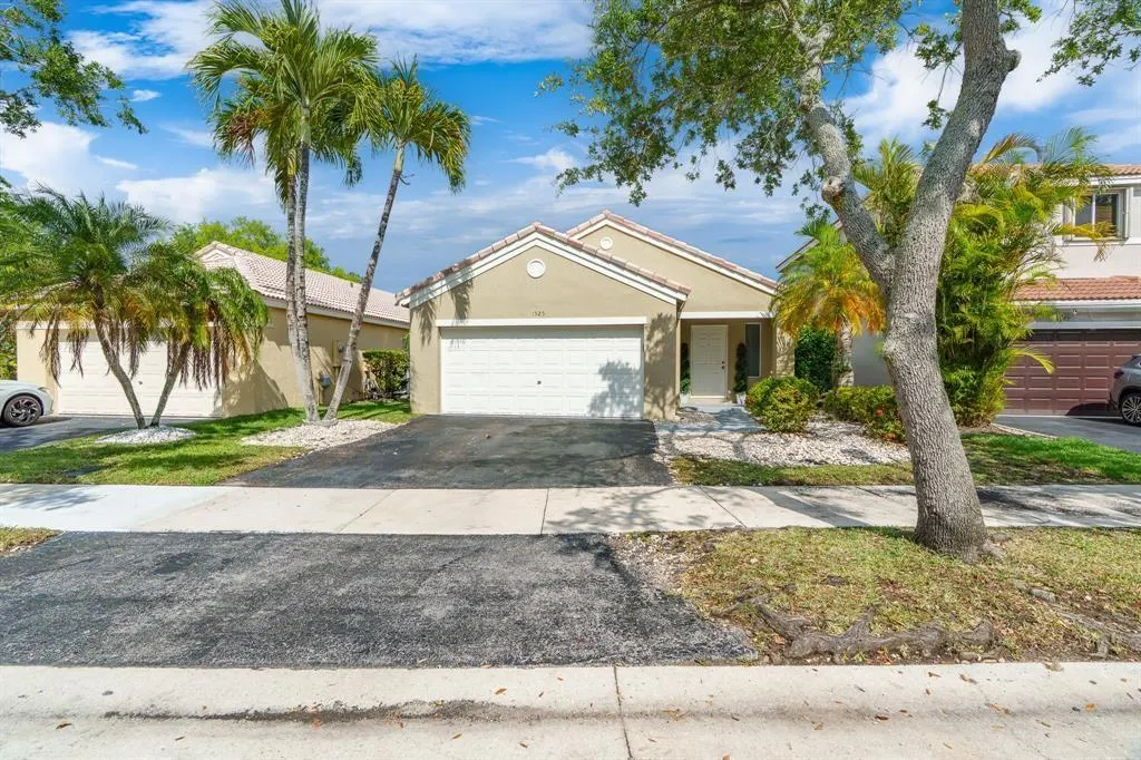 1525 Salerno Cir