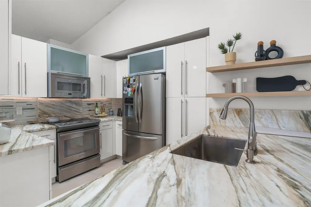 1525 Salerno Cir