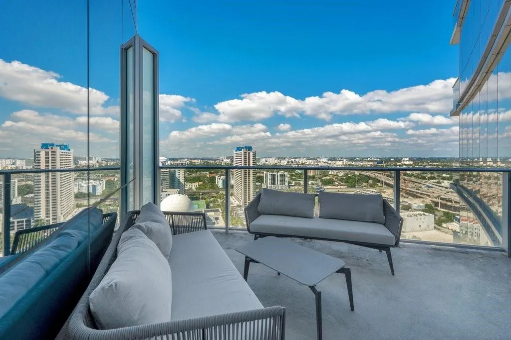 851 NE 1st Ave, #2202