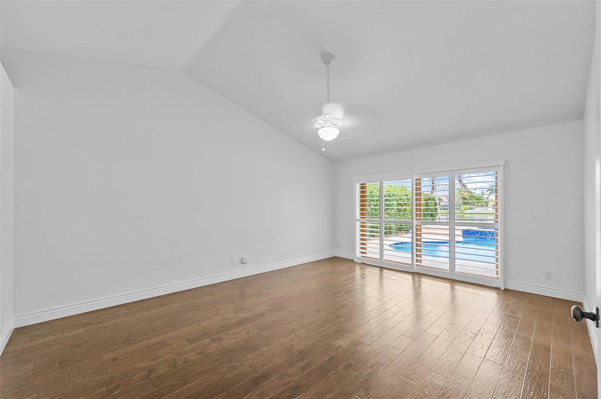 1123 NW 195th Ave
