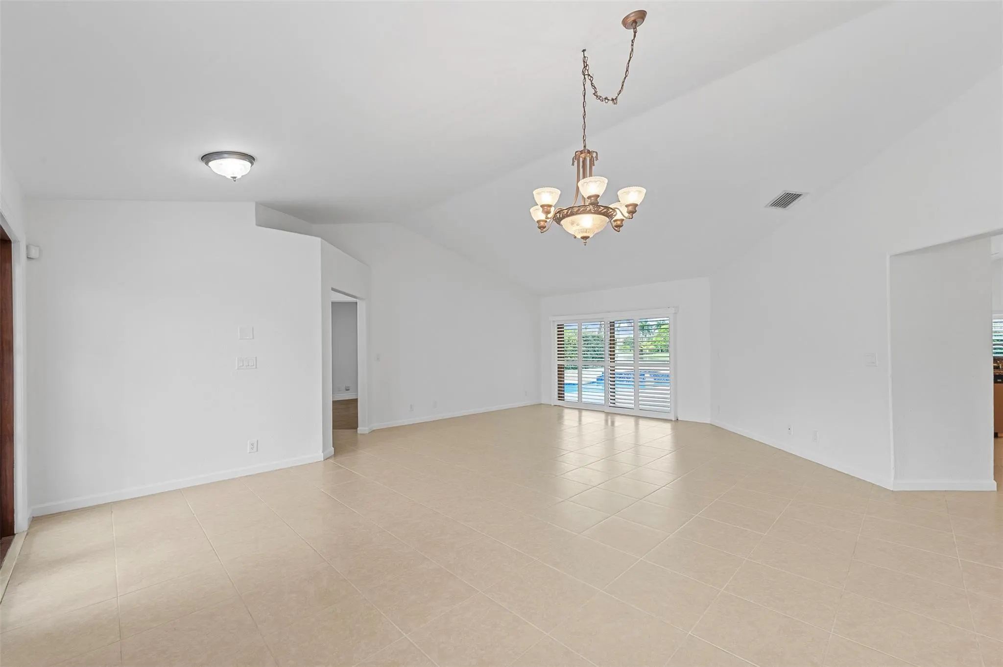 1123 NW 195th Ave