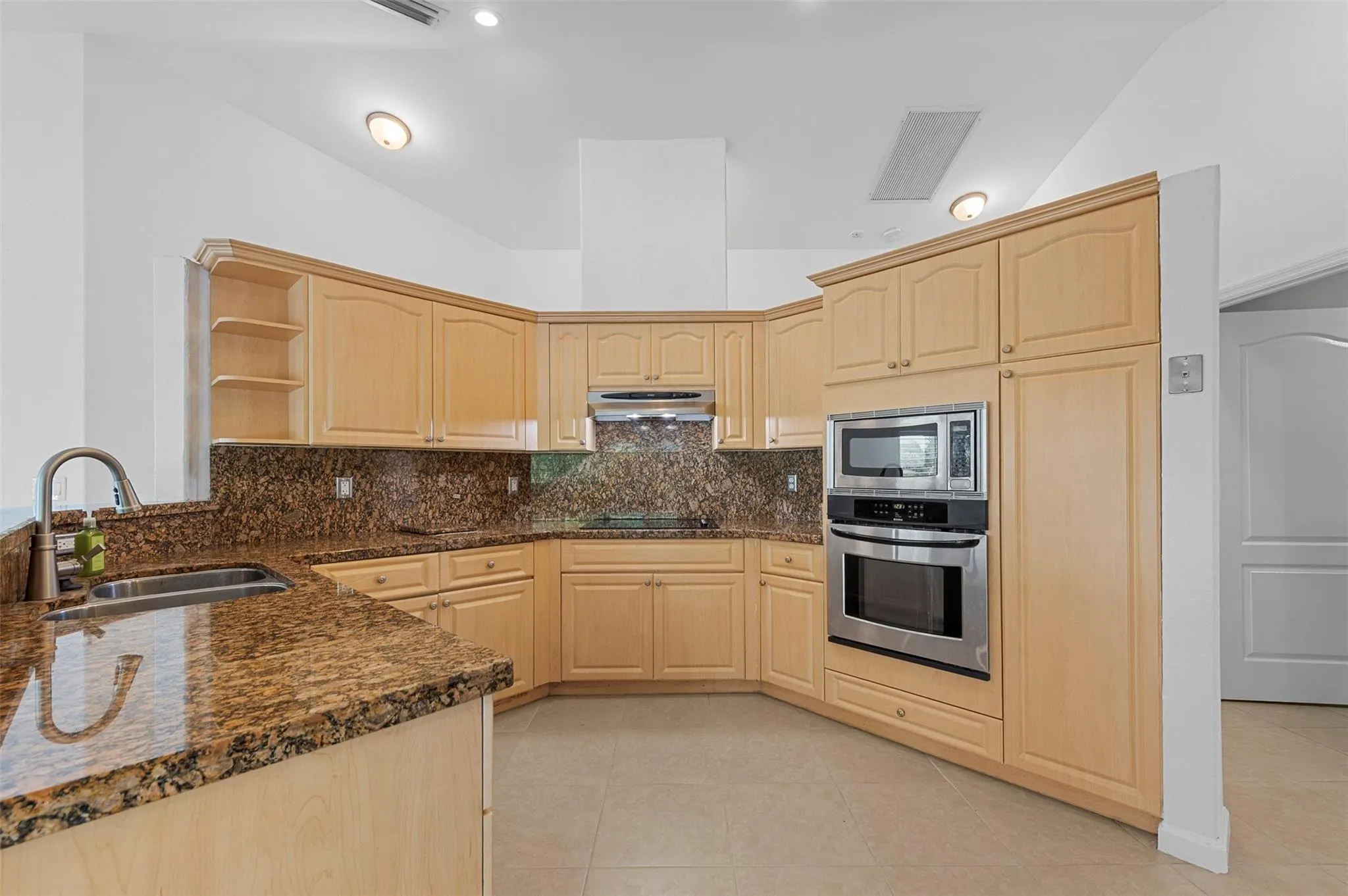 1123 NW 195th Ave