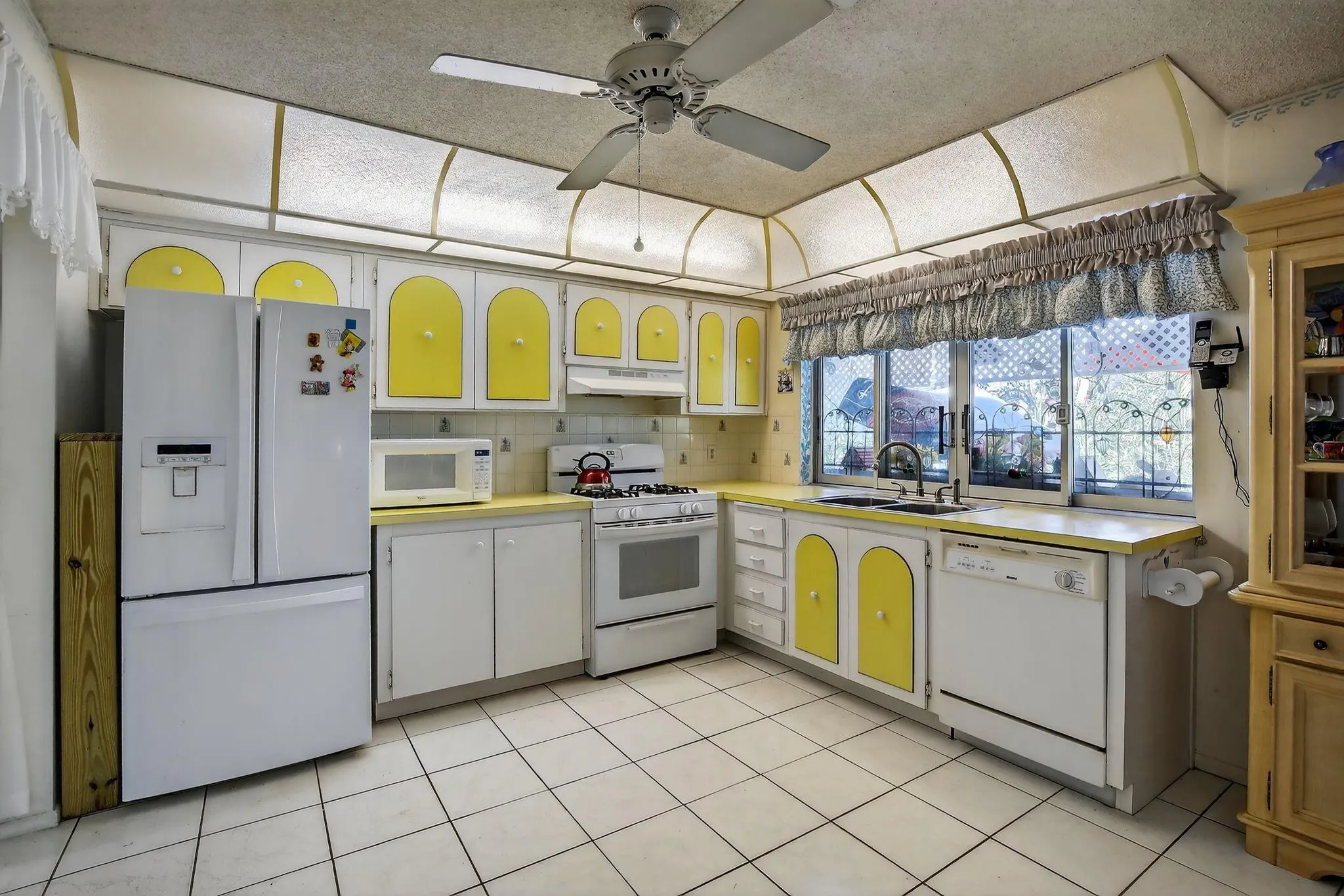 2871 NW 107 terr