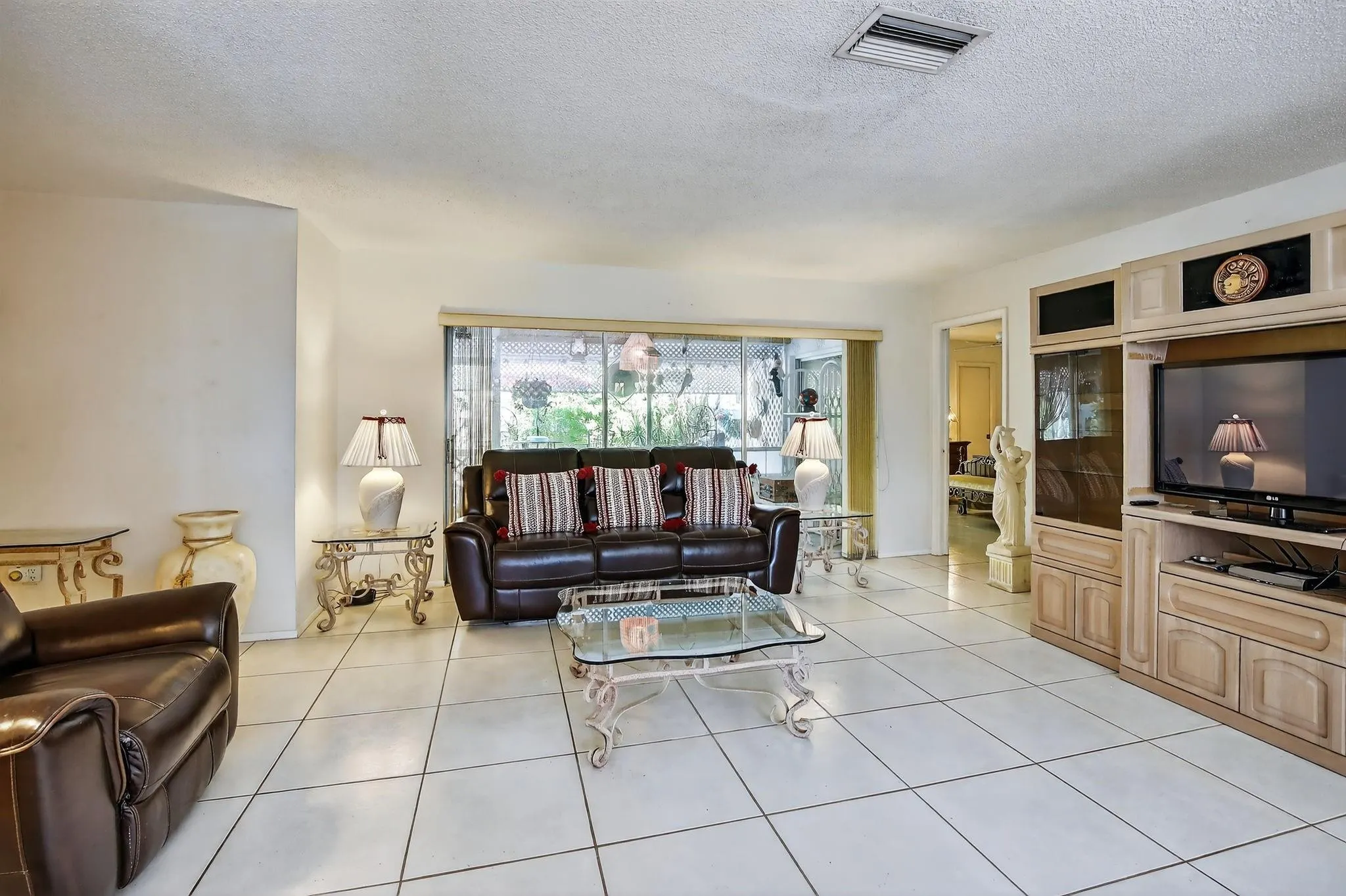 2871 NW 107 terr