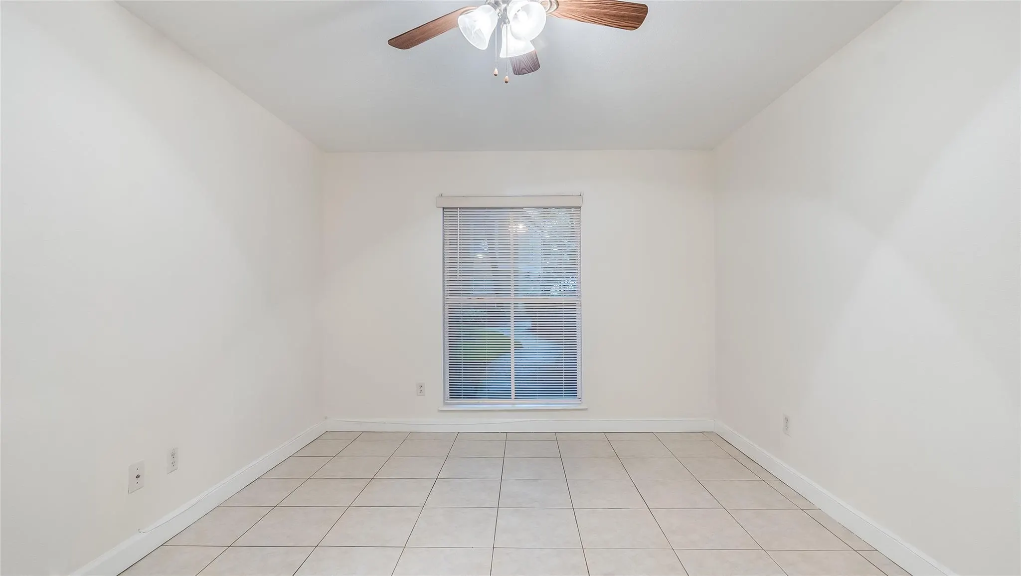 875 Riverside Dr, #717