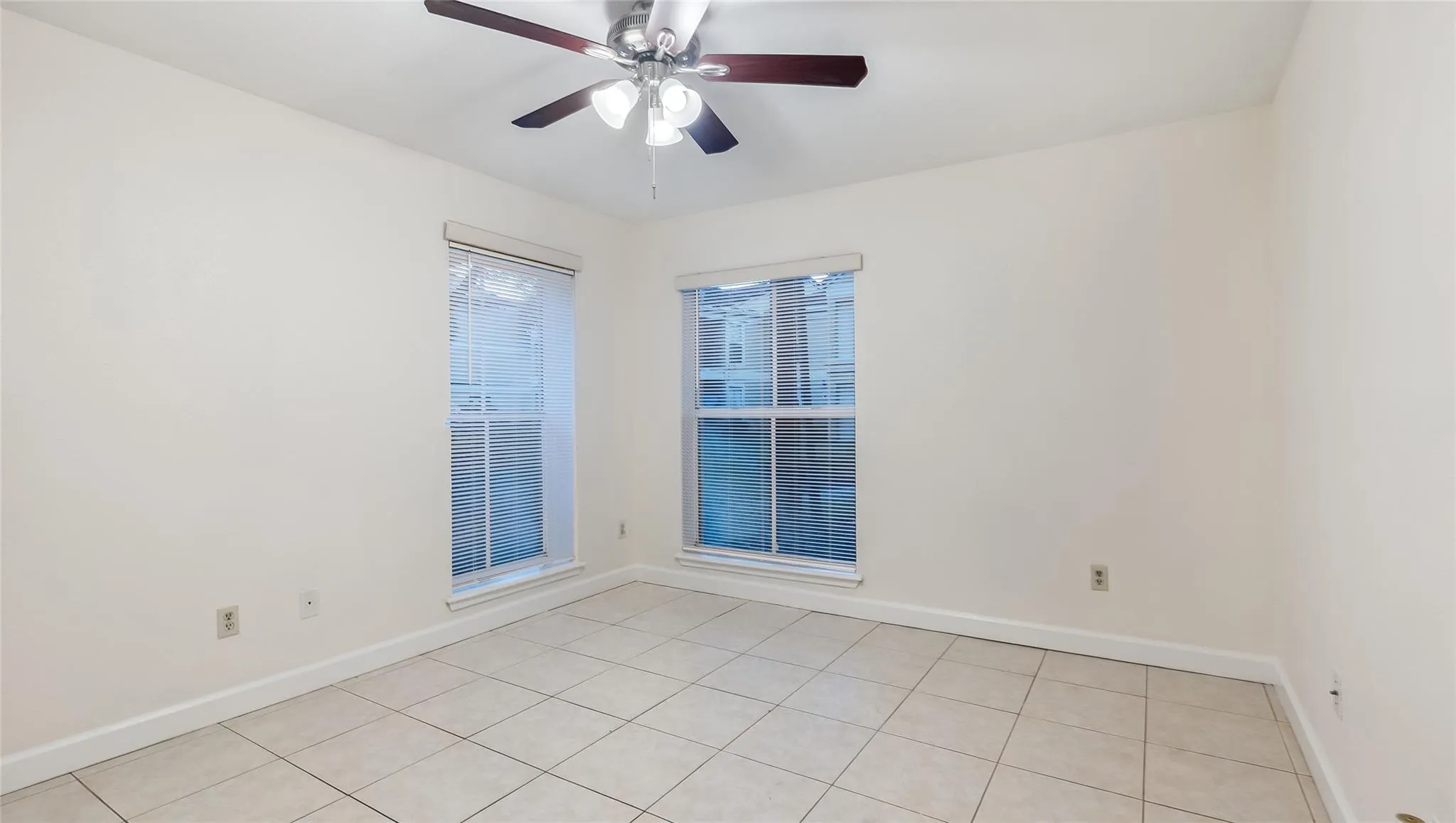 875 Riverside Dr, #717
