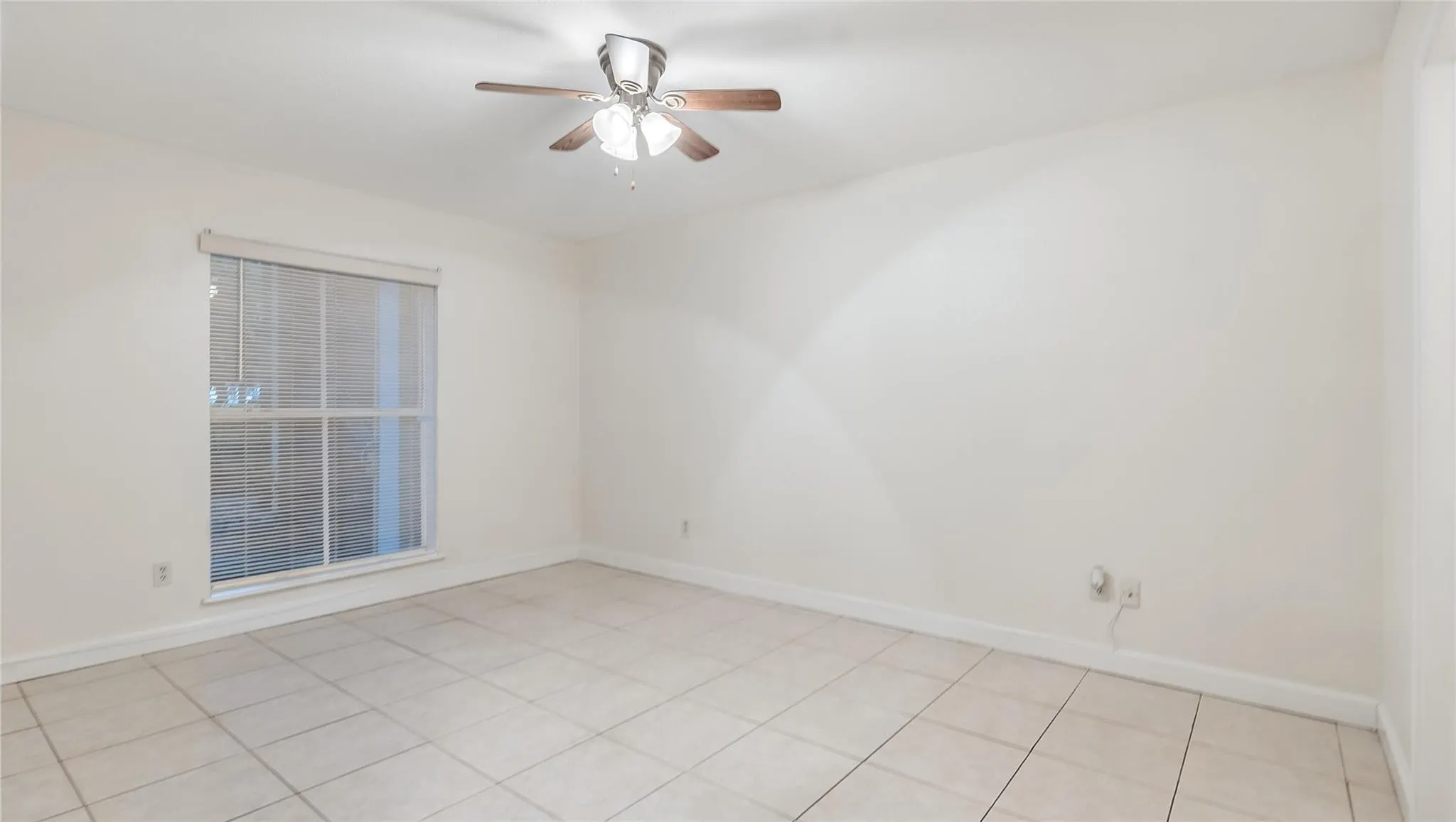 875 Riverside Dr, #717