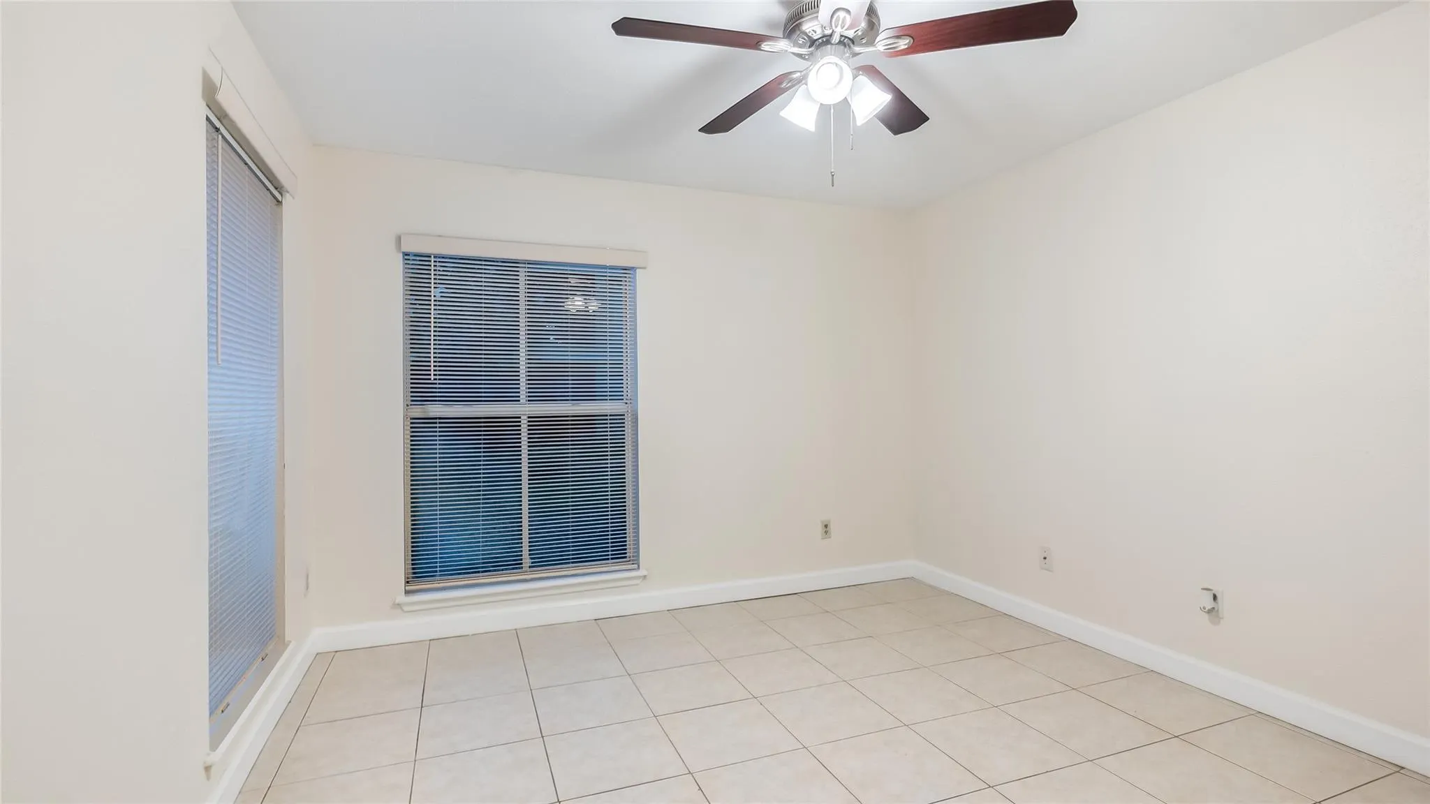 875 Riverside Dr, #717