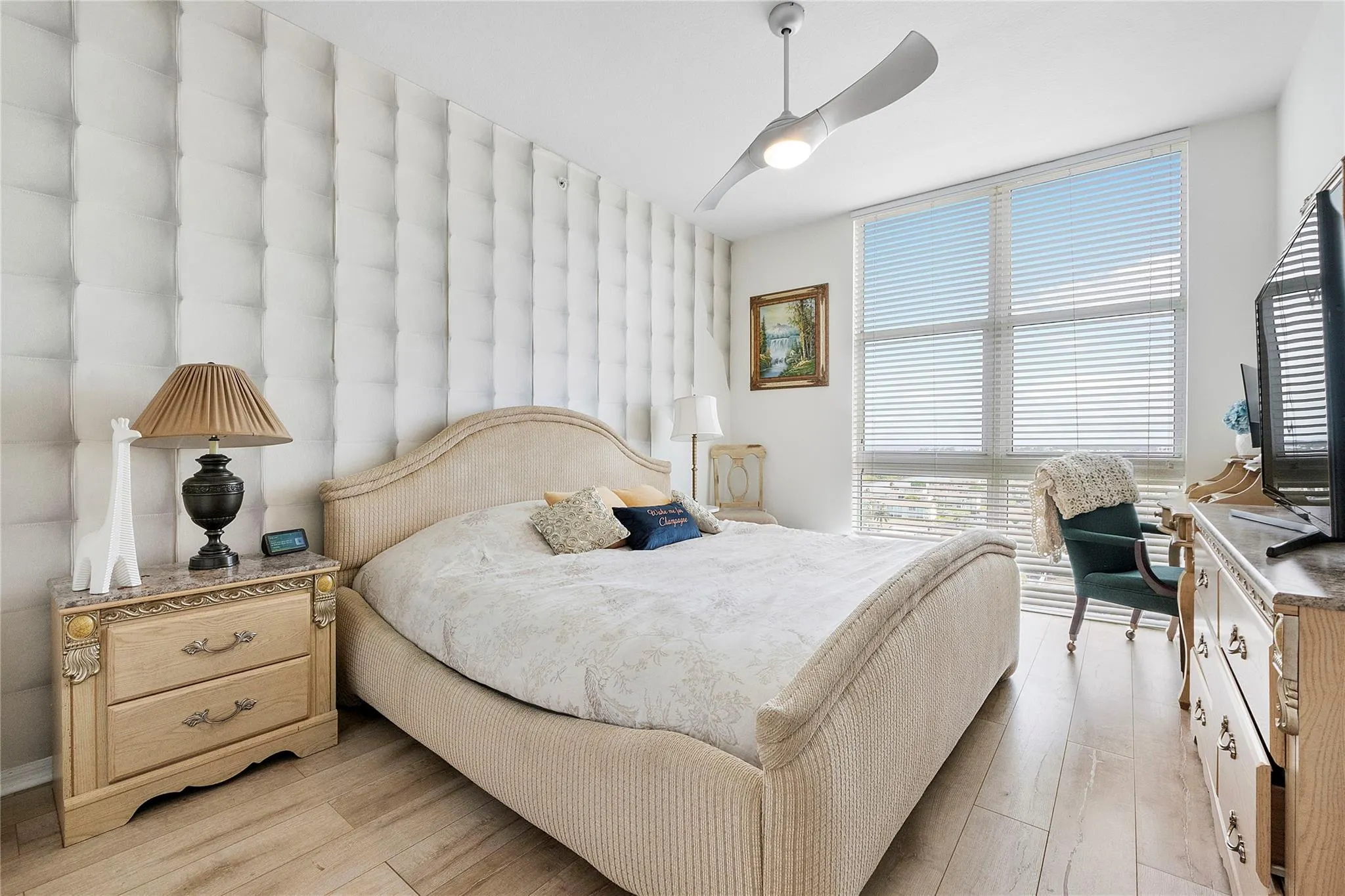 625 Casa Loma Blvd, #1608