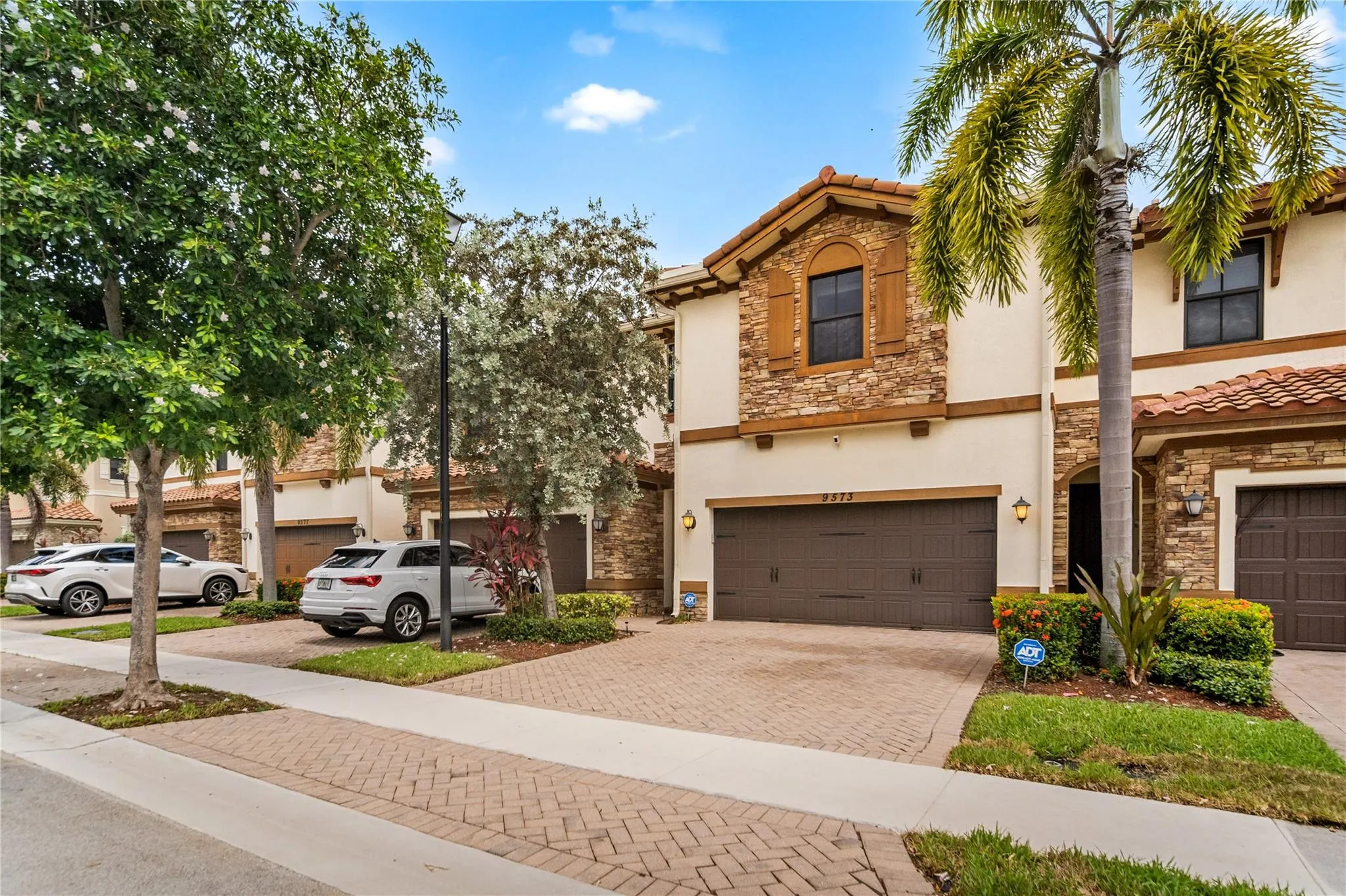 9573 Town Parc Cir S