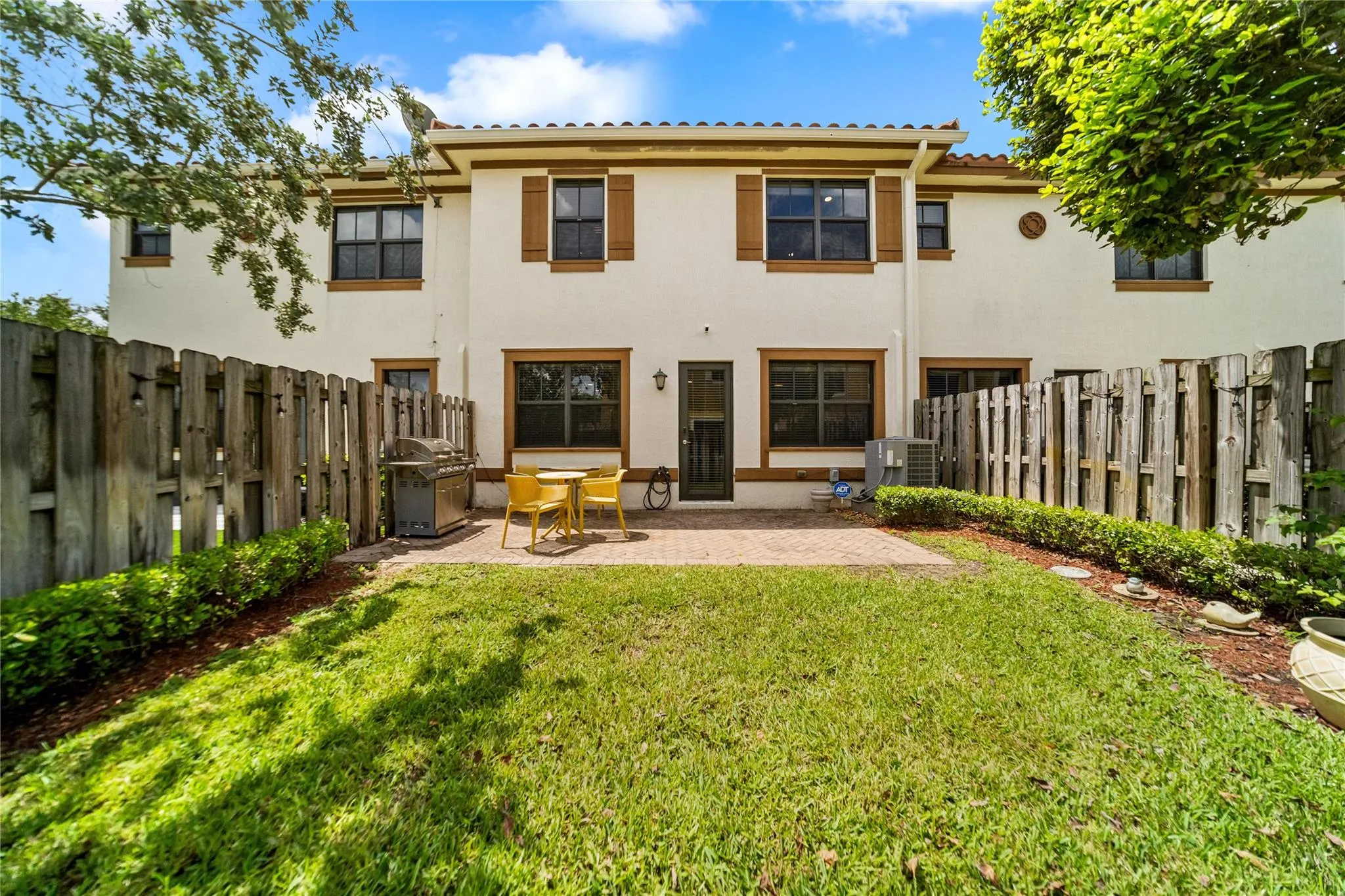 9573 Town Parc Cir S