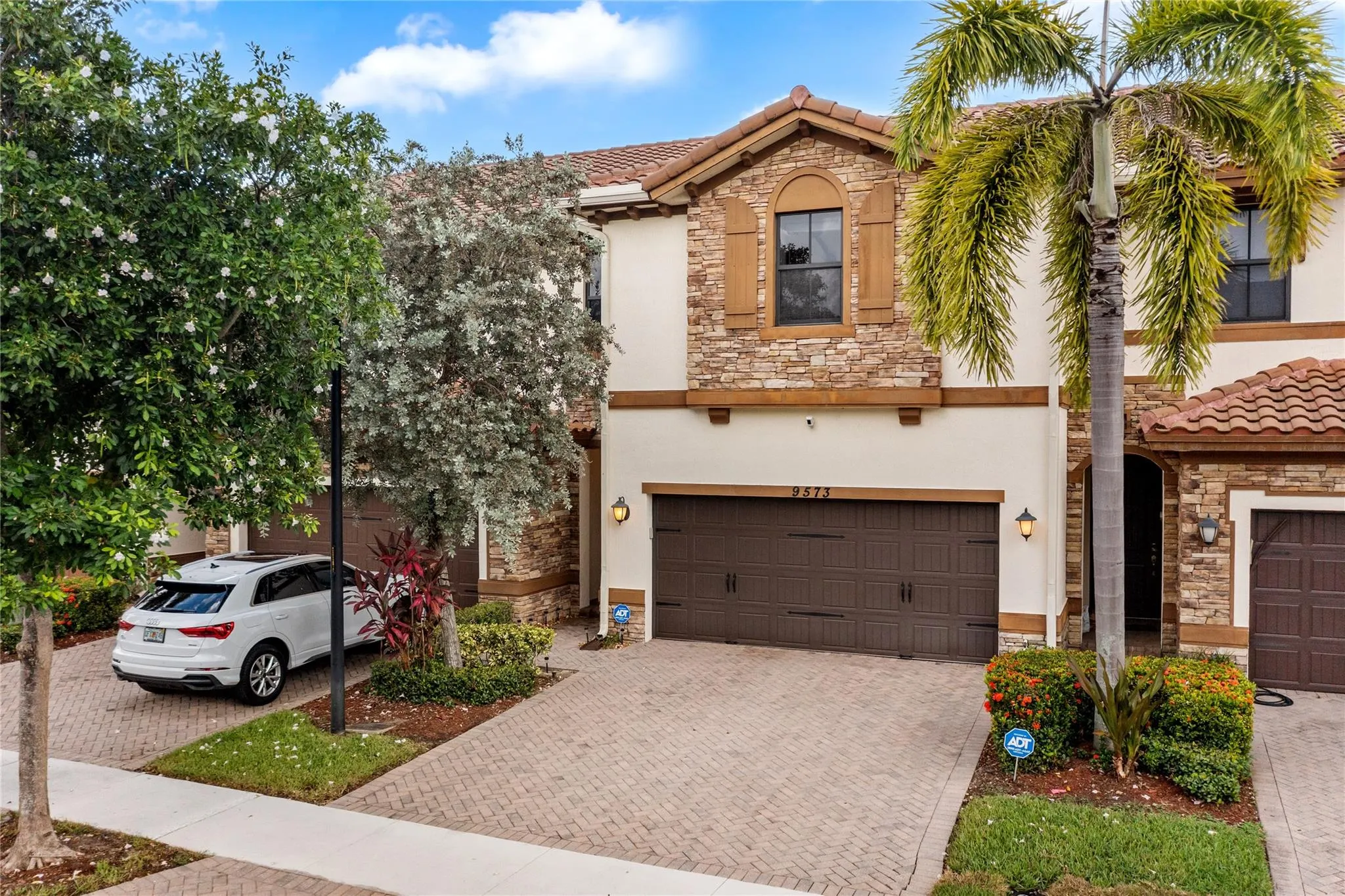 9573 Town Parc Cir S