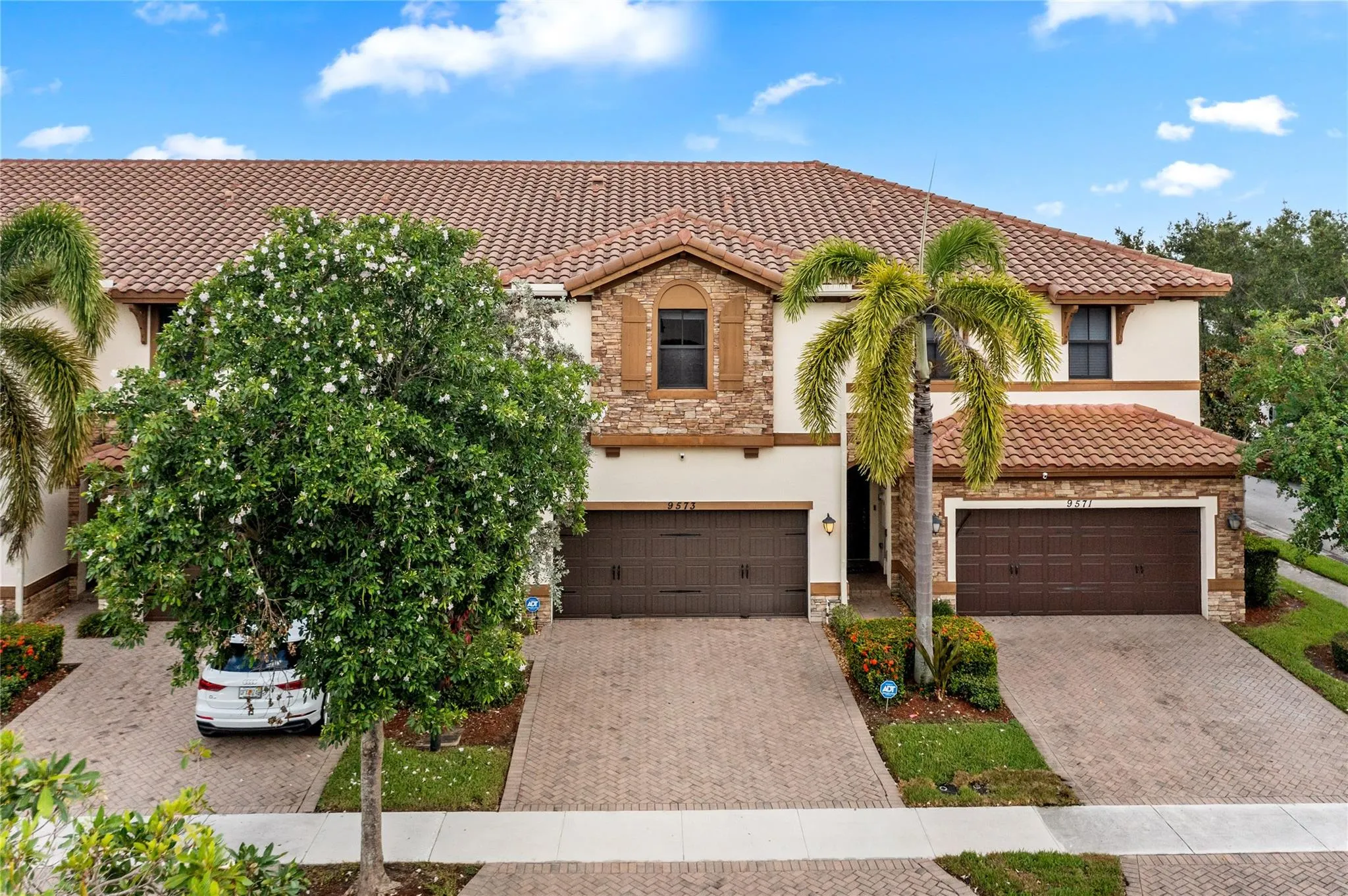 9573 Town Parc Cir S