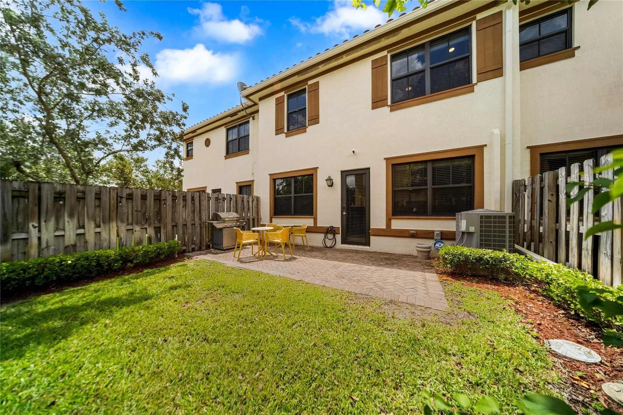 9573 Town Parc Cir S