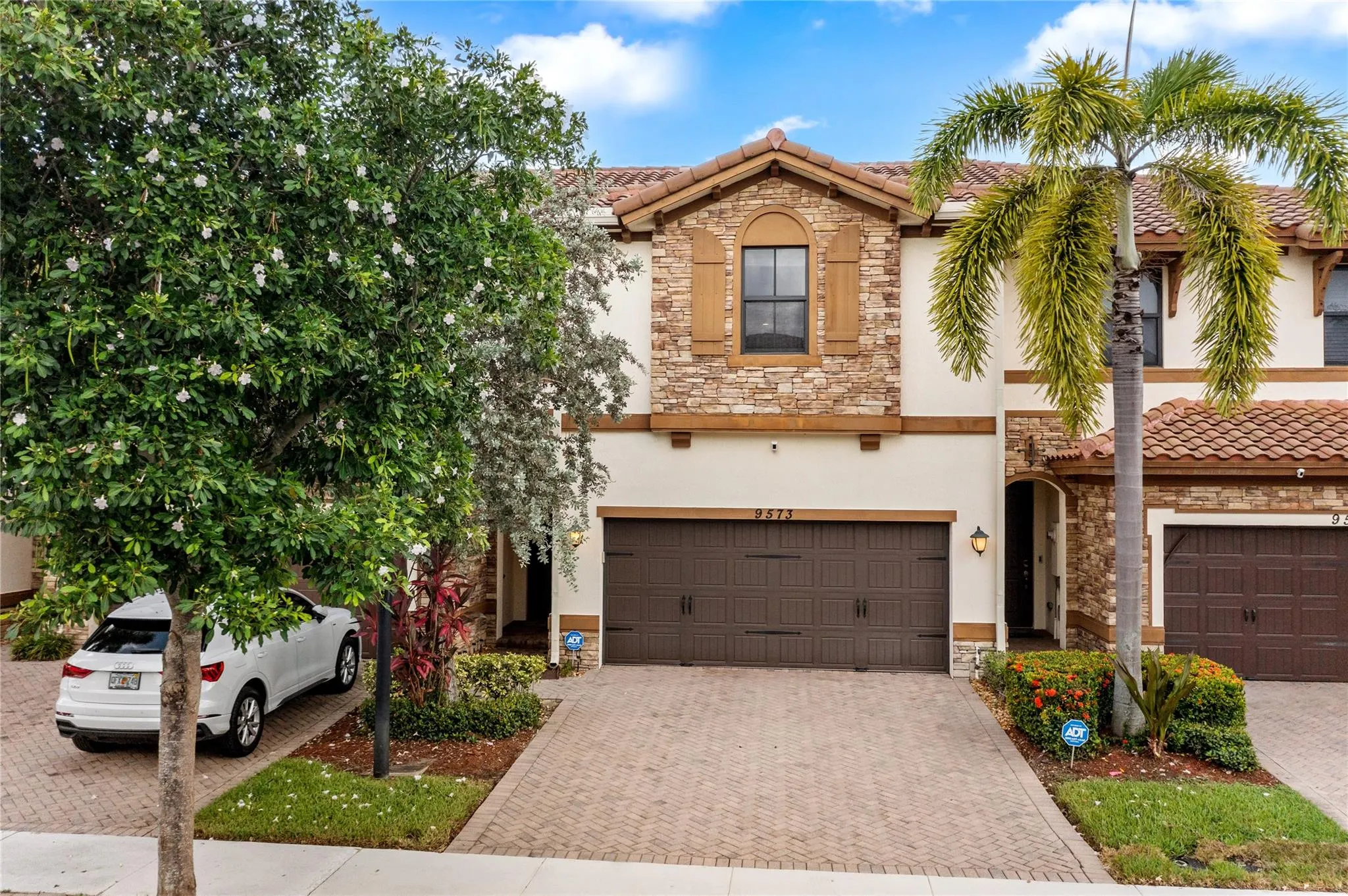 9573 Town Parc Cir S