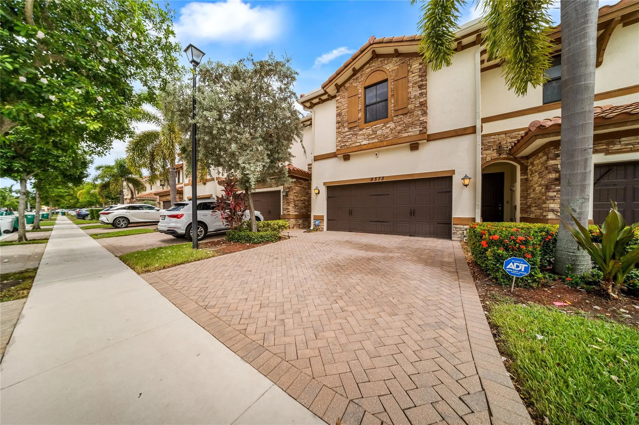 9573 Town Parc Cir S