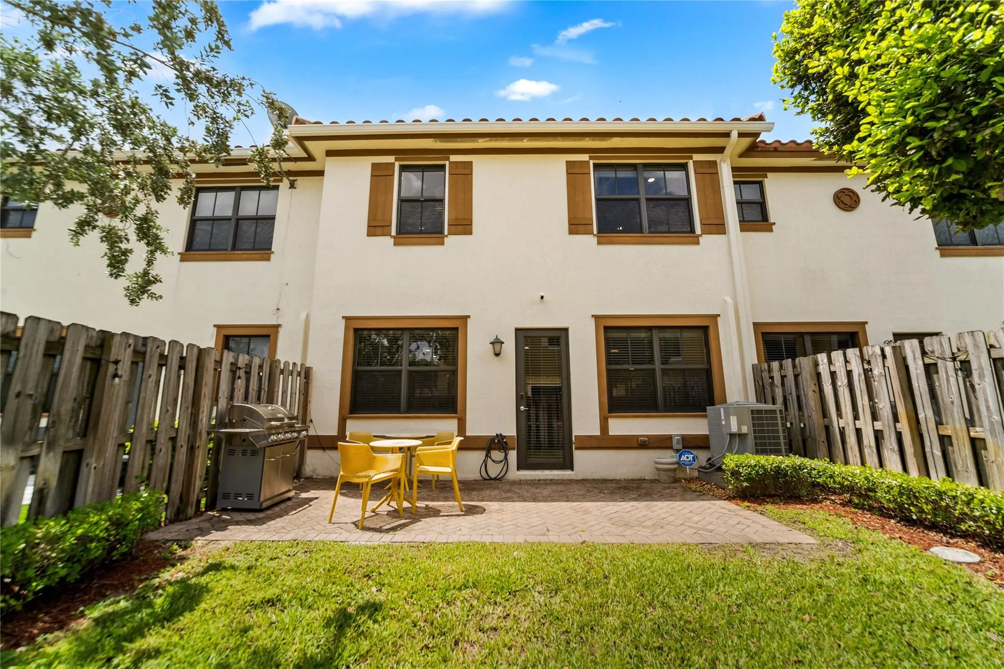 9573 Town Parc Cir S