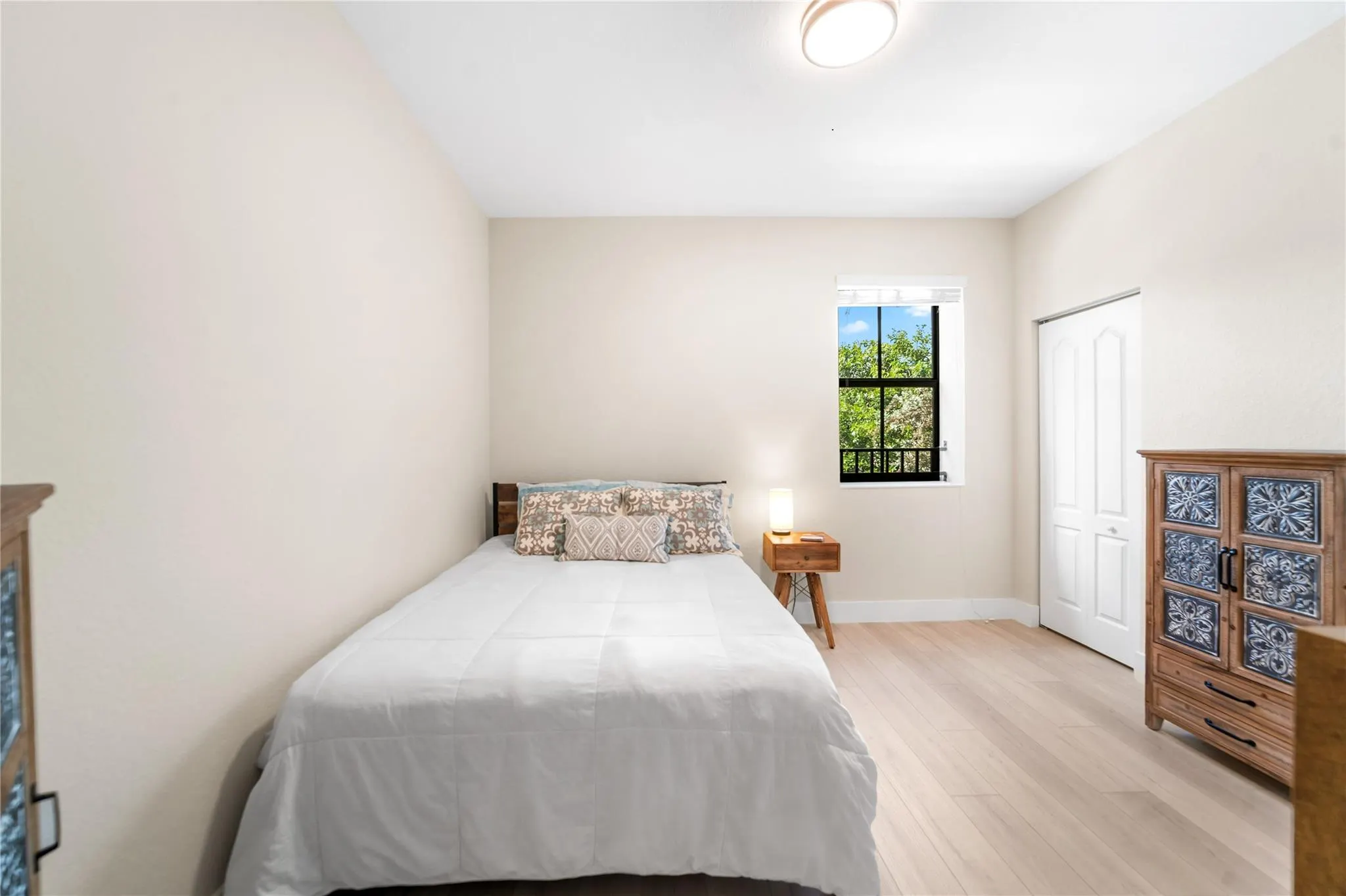 9573 Town Parc Cir S