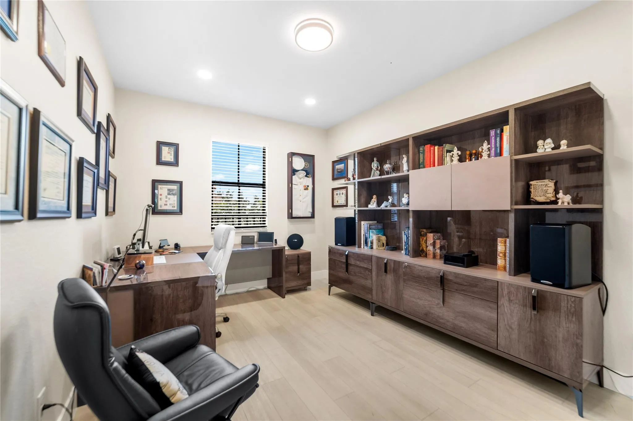 9573 Town Parc Cir S