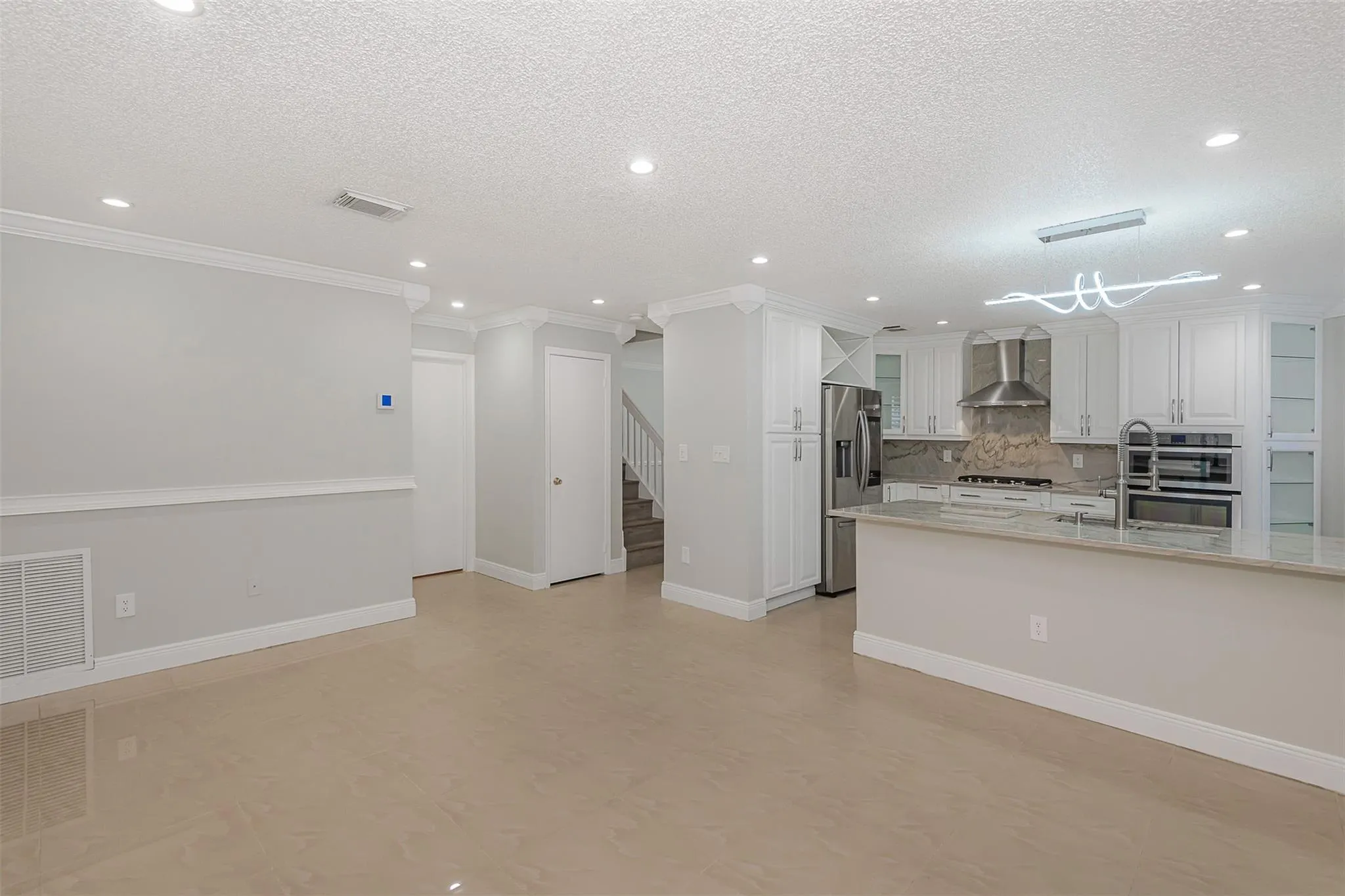 1040 NW 191st Ave