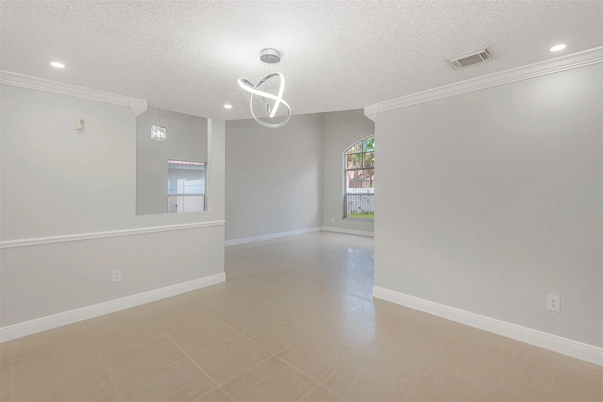 1040 NW 191st Ave