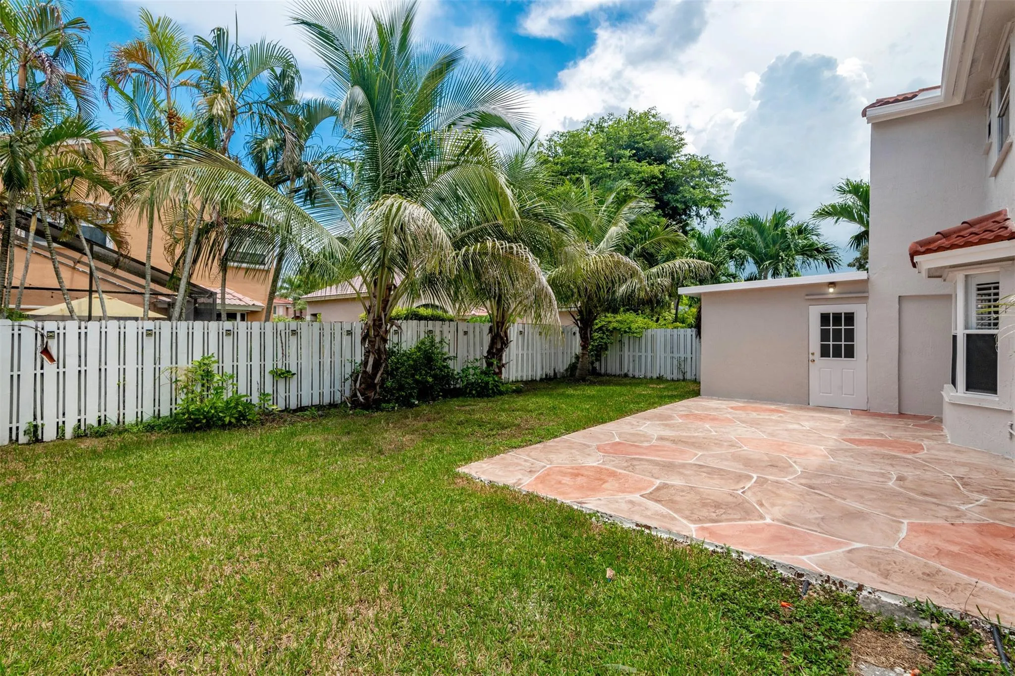 1040 NW 191st Ave