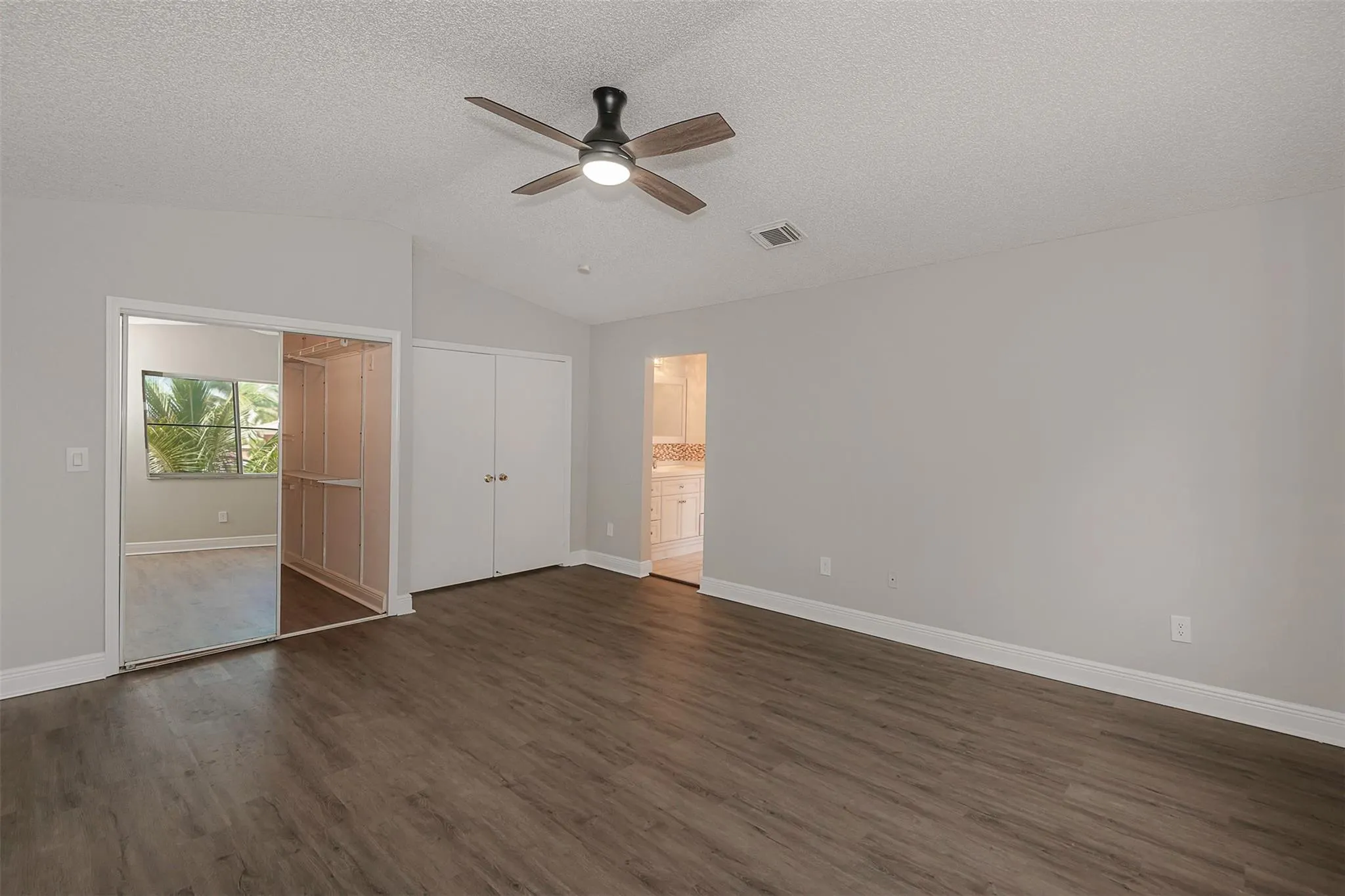 1040 NW 191st Ave