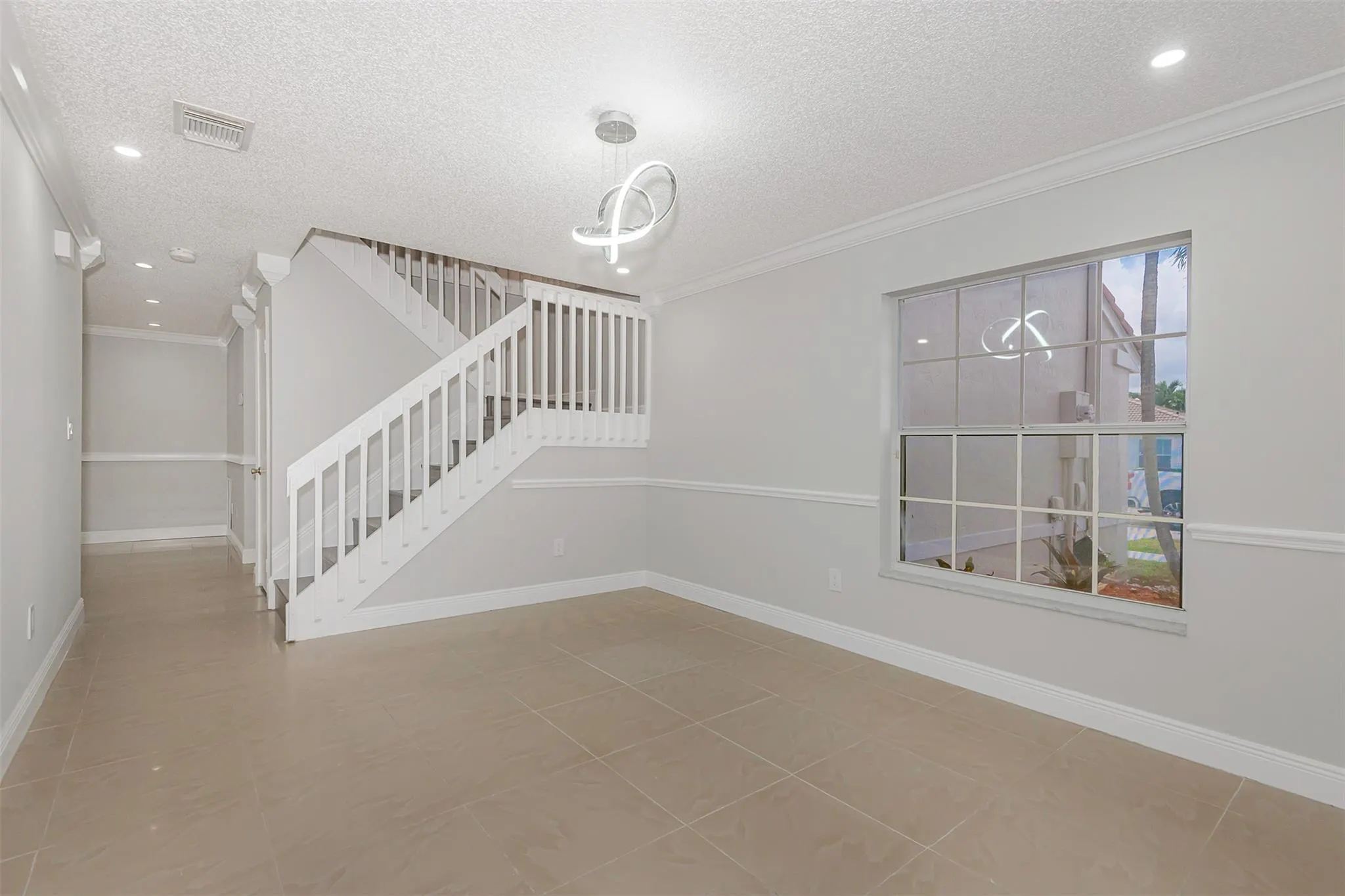 1040 NW 191st Ave