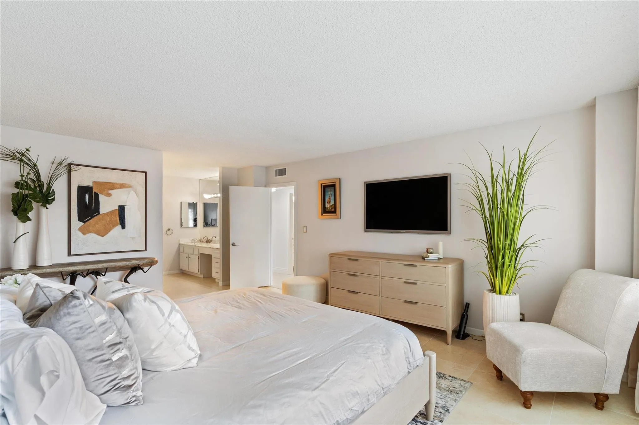 5100 N Ocean, #317