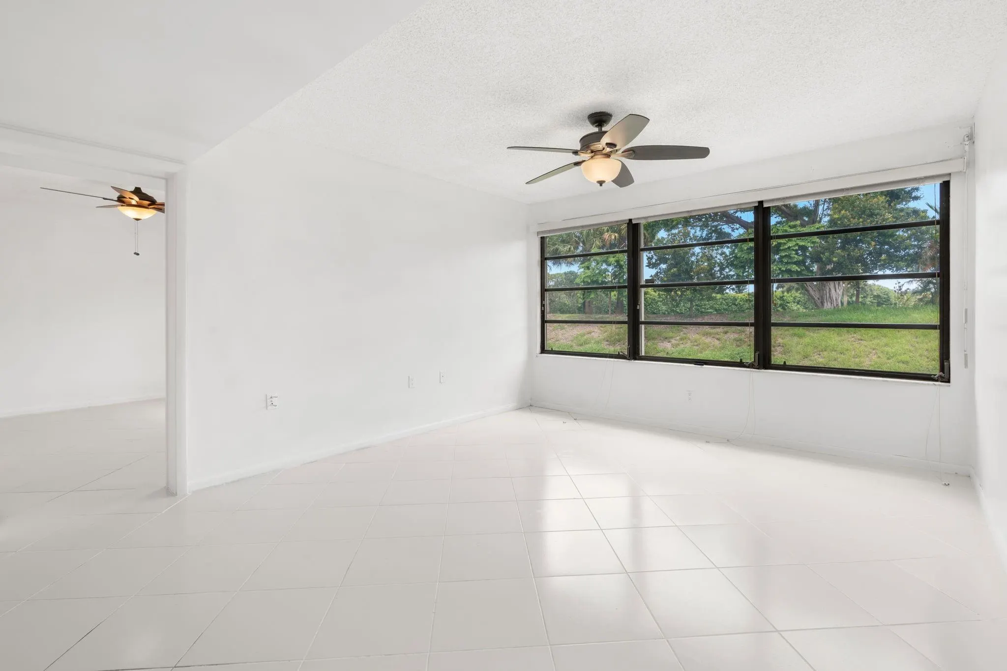 6061 Balboa Circle, #105