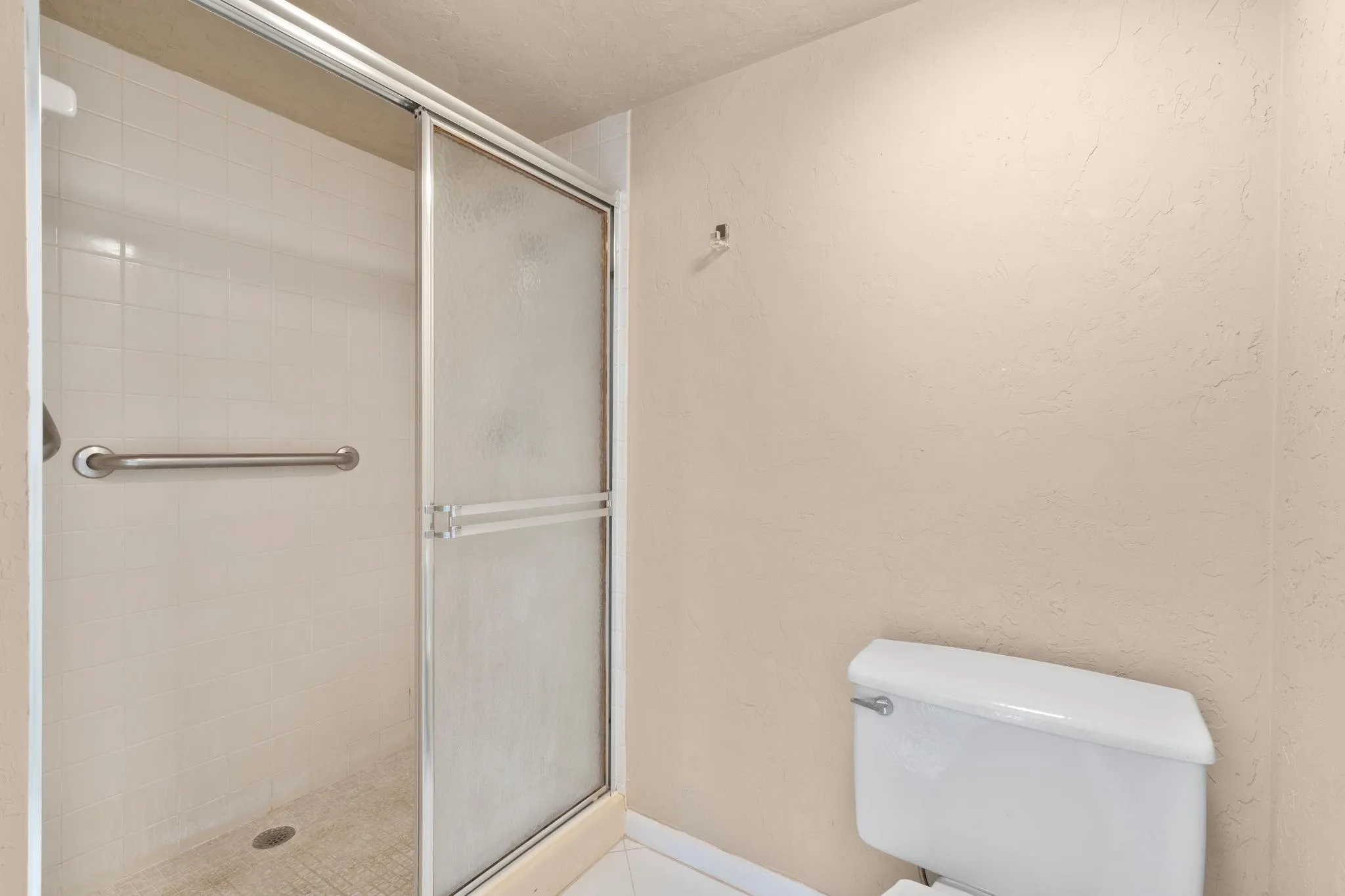 6061 Balboa Circle, #105