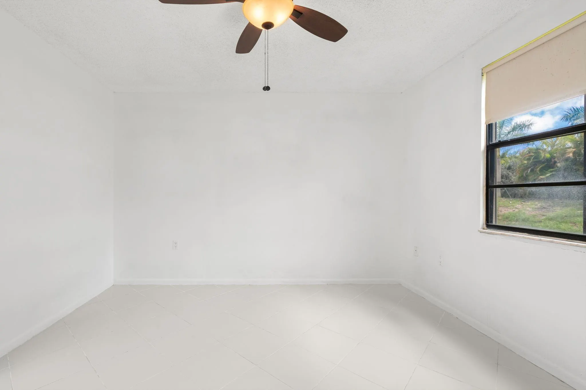 6061 Balboa Circle, #105