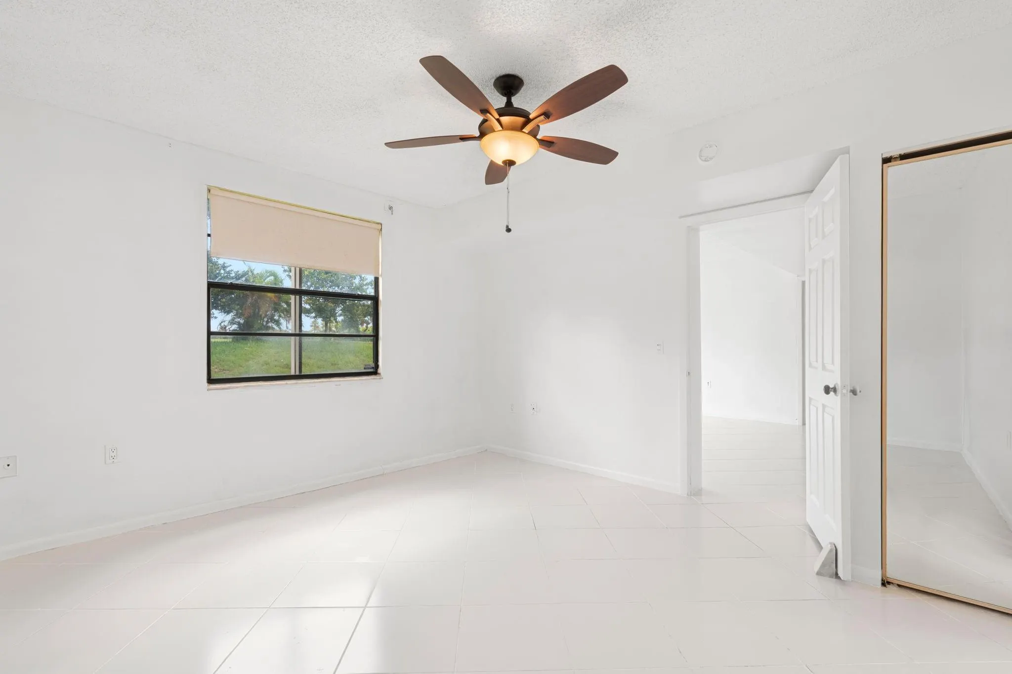 6061 Balboa Circle, #105