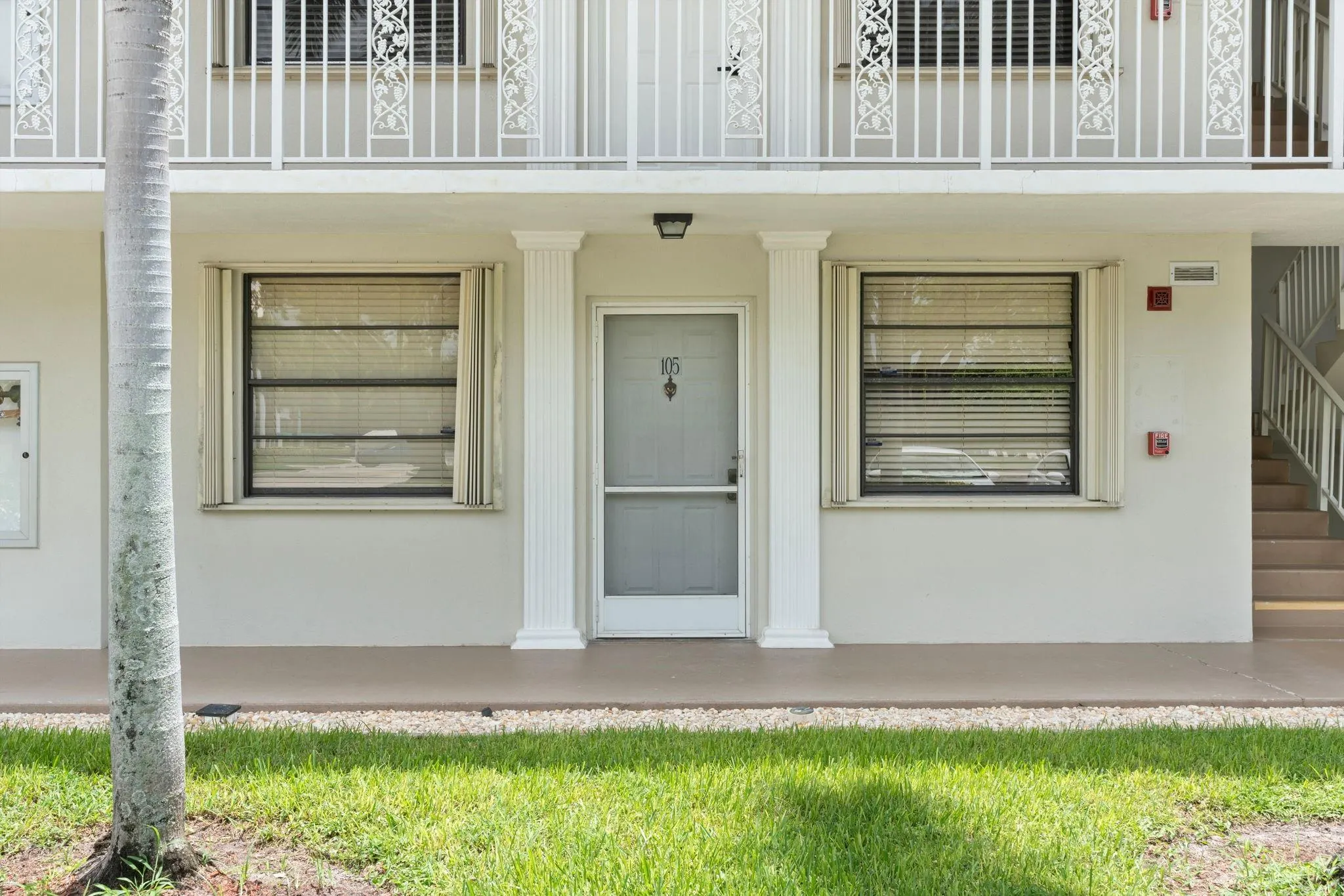 6061 Balboa Circle, #105