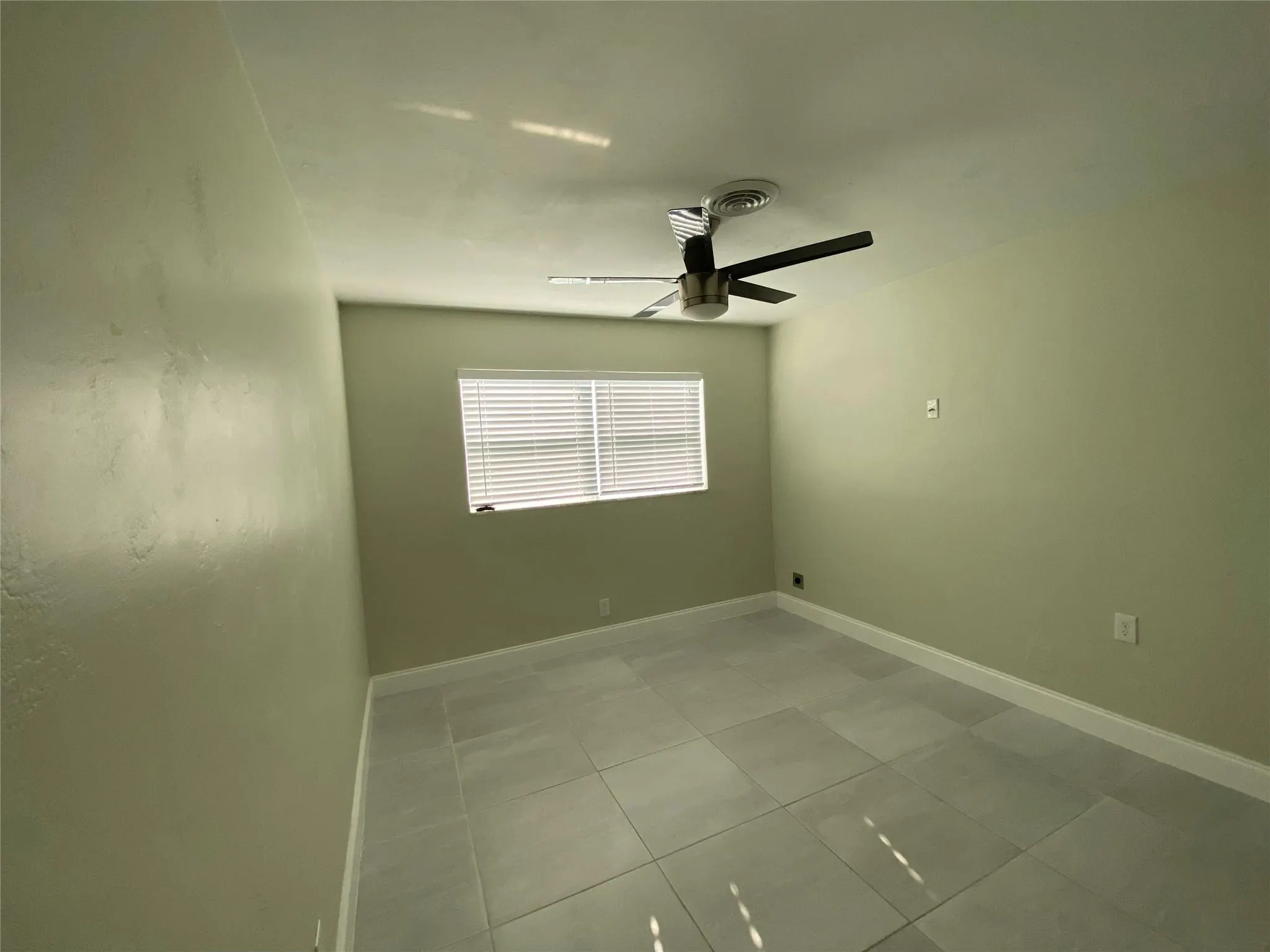 266 SW 12th St