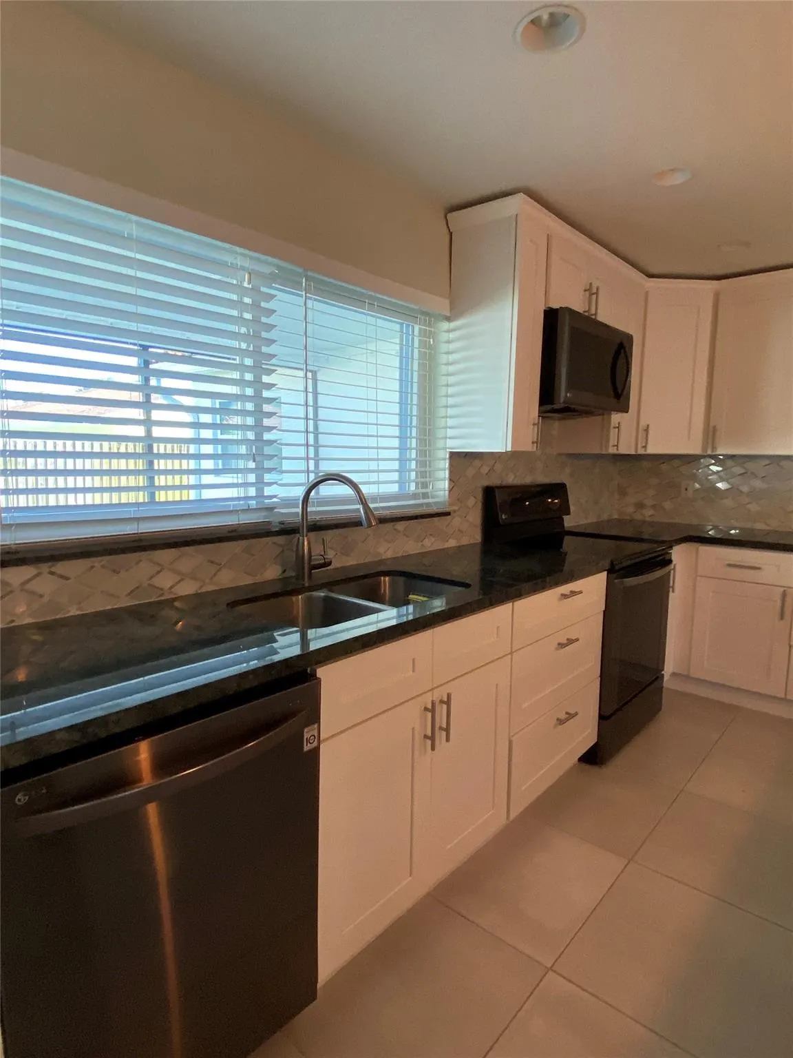 266 SW 12th St