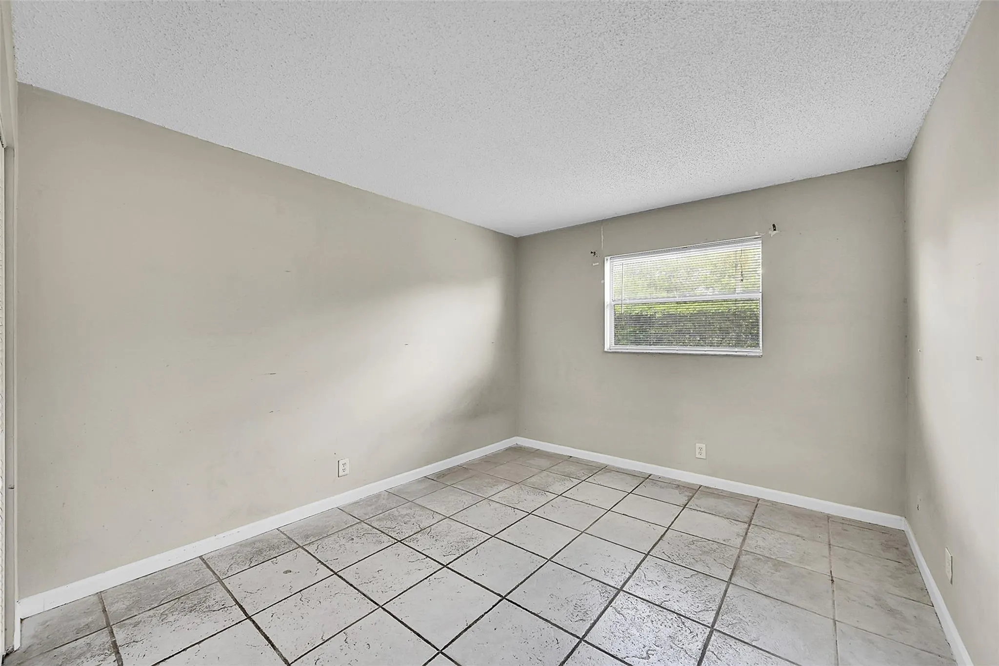 11607 NW 29th St, #3B