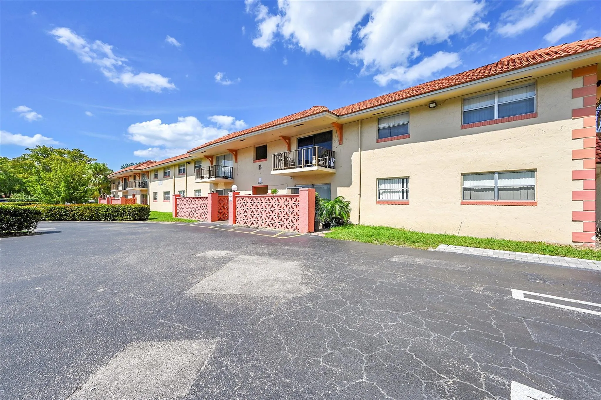 11607 NW 29th St, #3B
