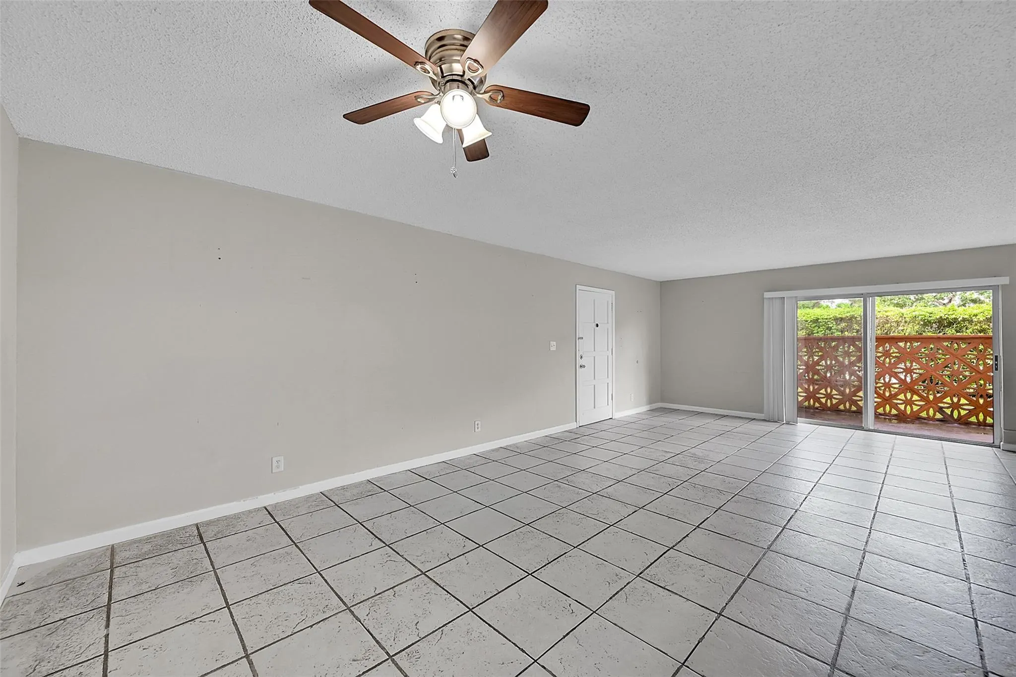 11607 NW 29th St, #3B